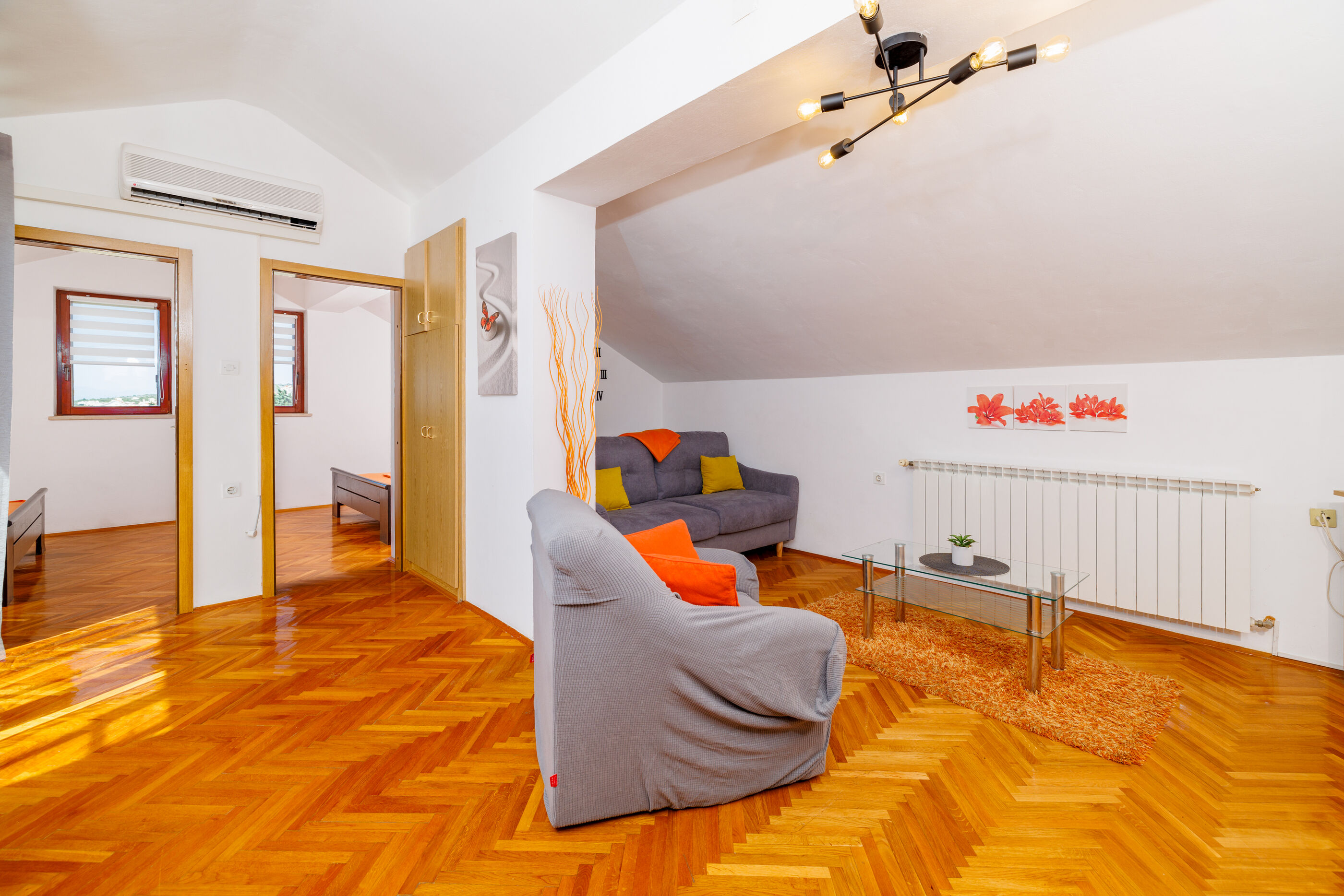 Apartments Mira 90871-A4