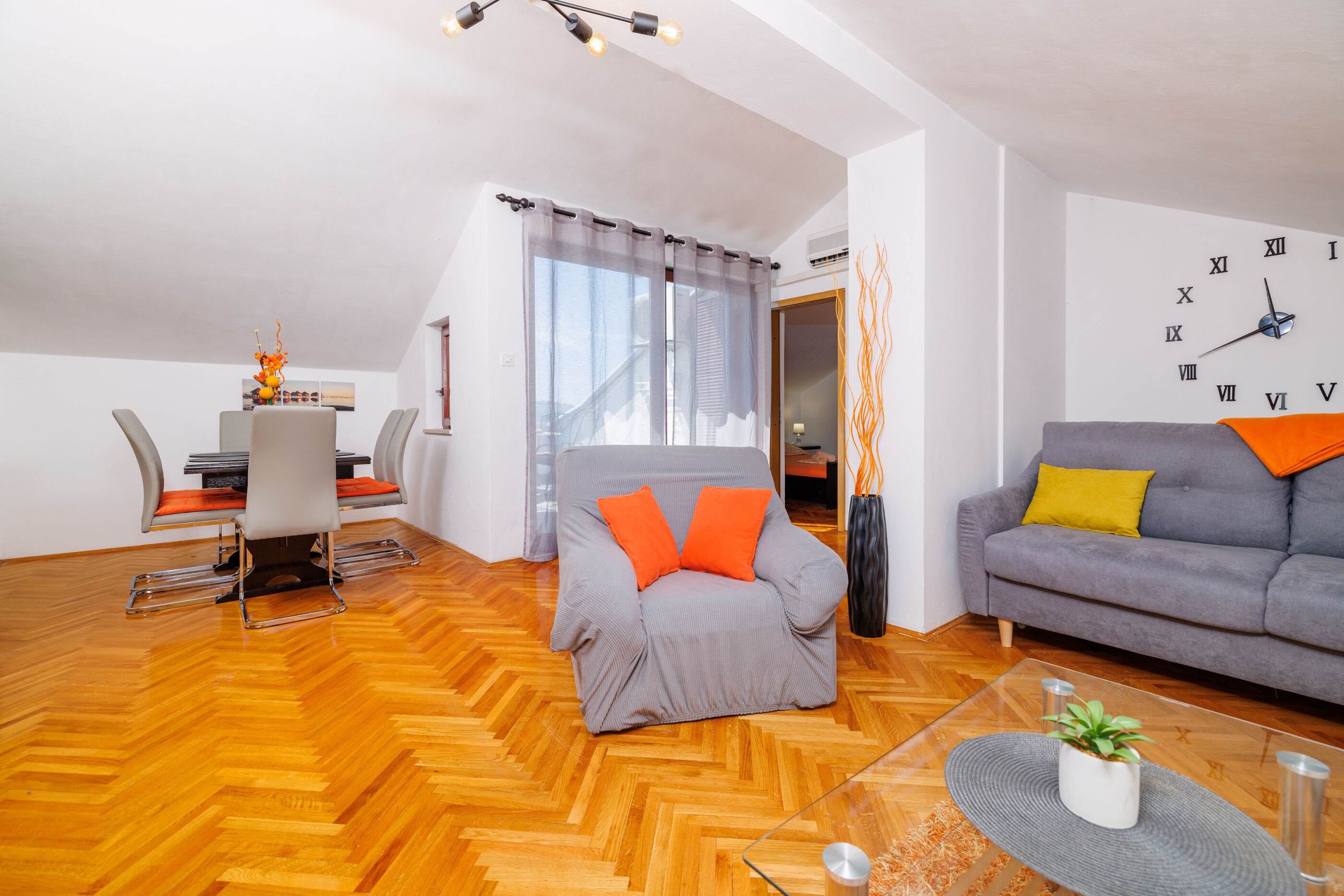 Apartments Mira 90871-A4