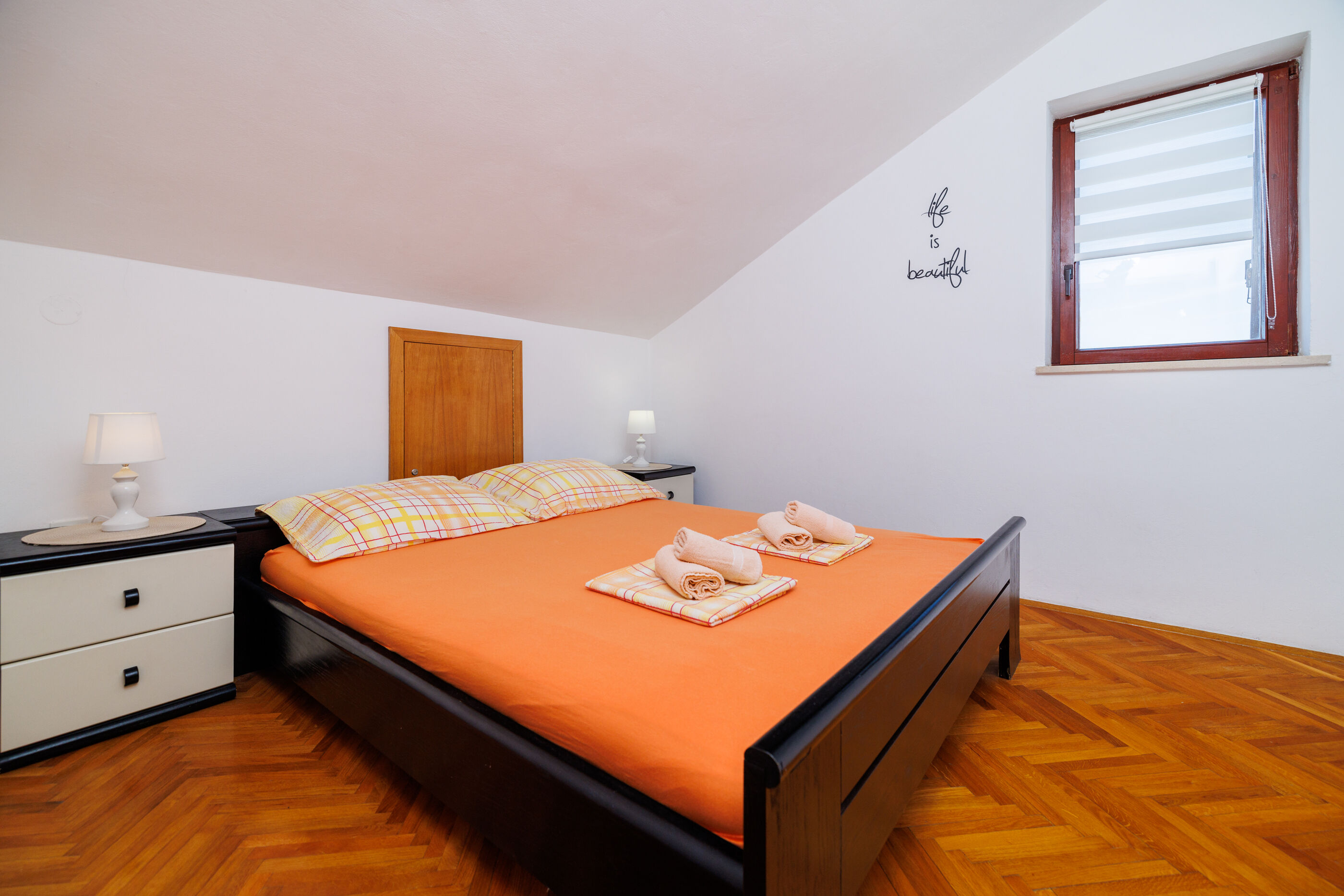 Apartments Mira 90871-A4