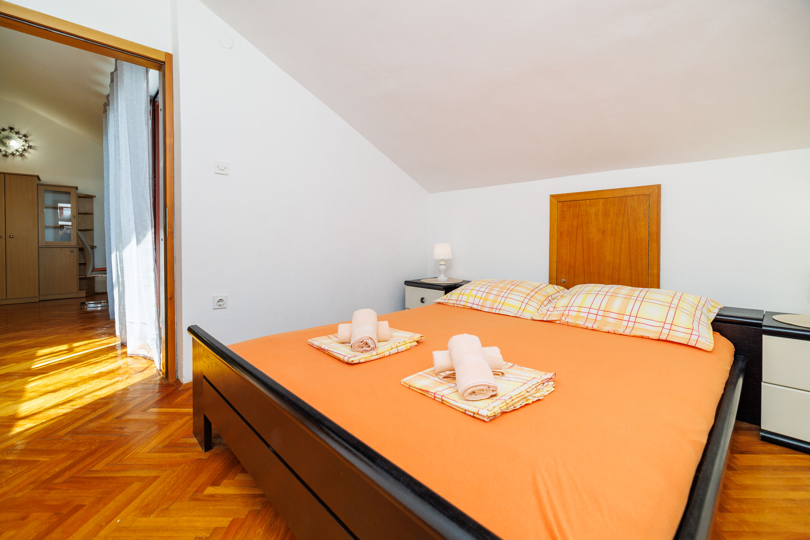 Apartments Mira 90871-A4