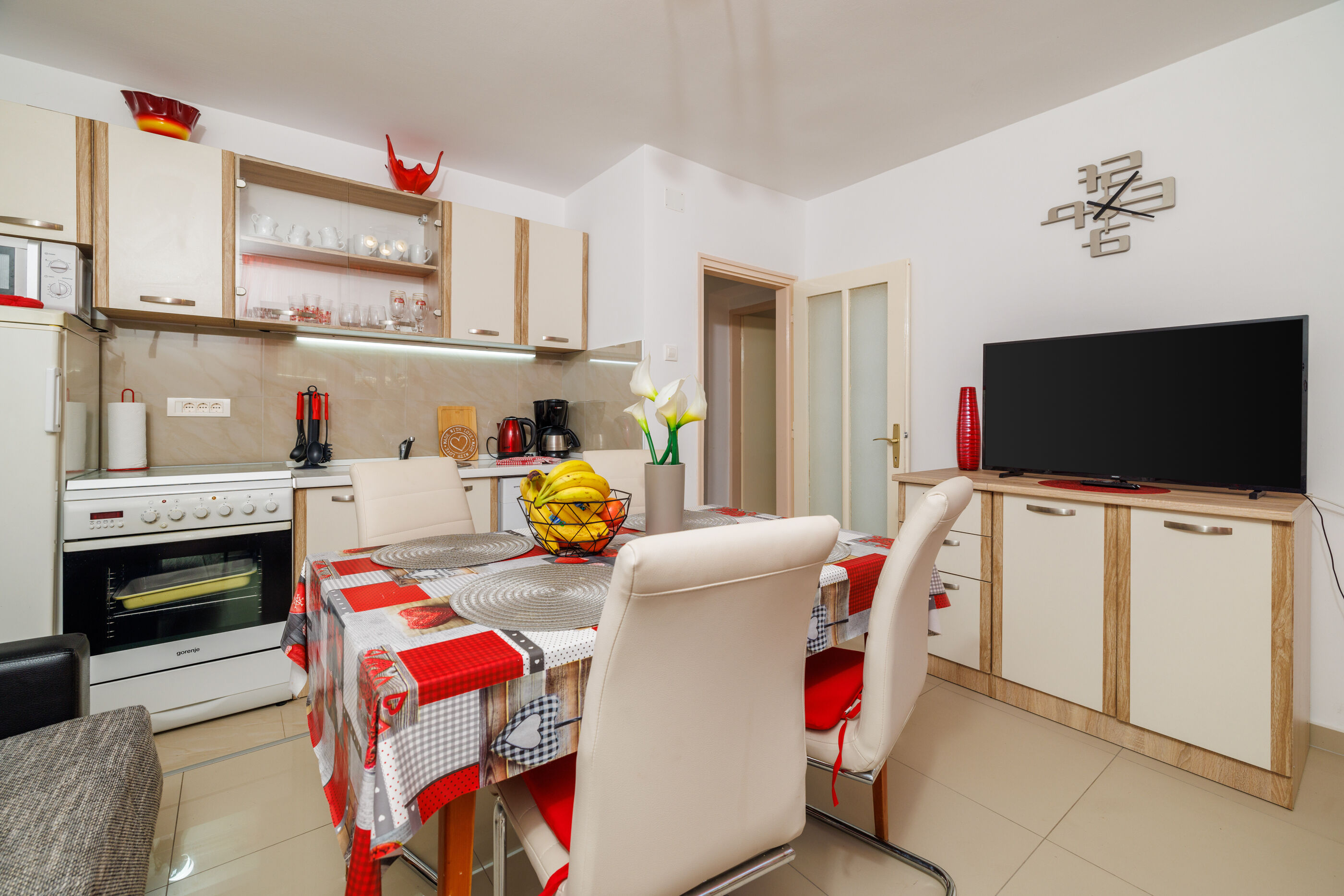 Apartments Mira 90871-A3