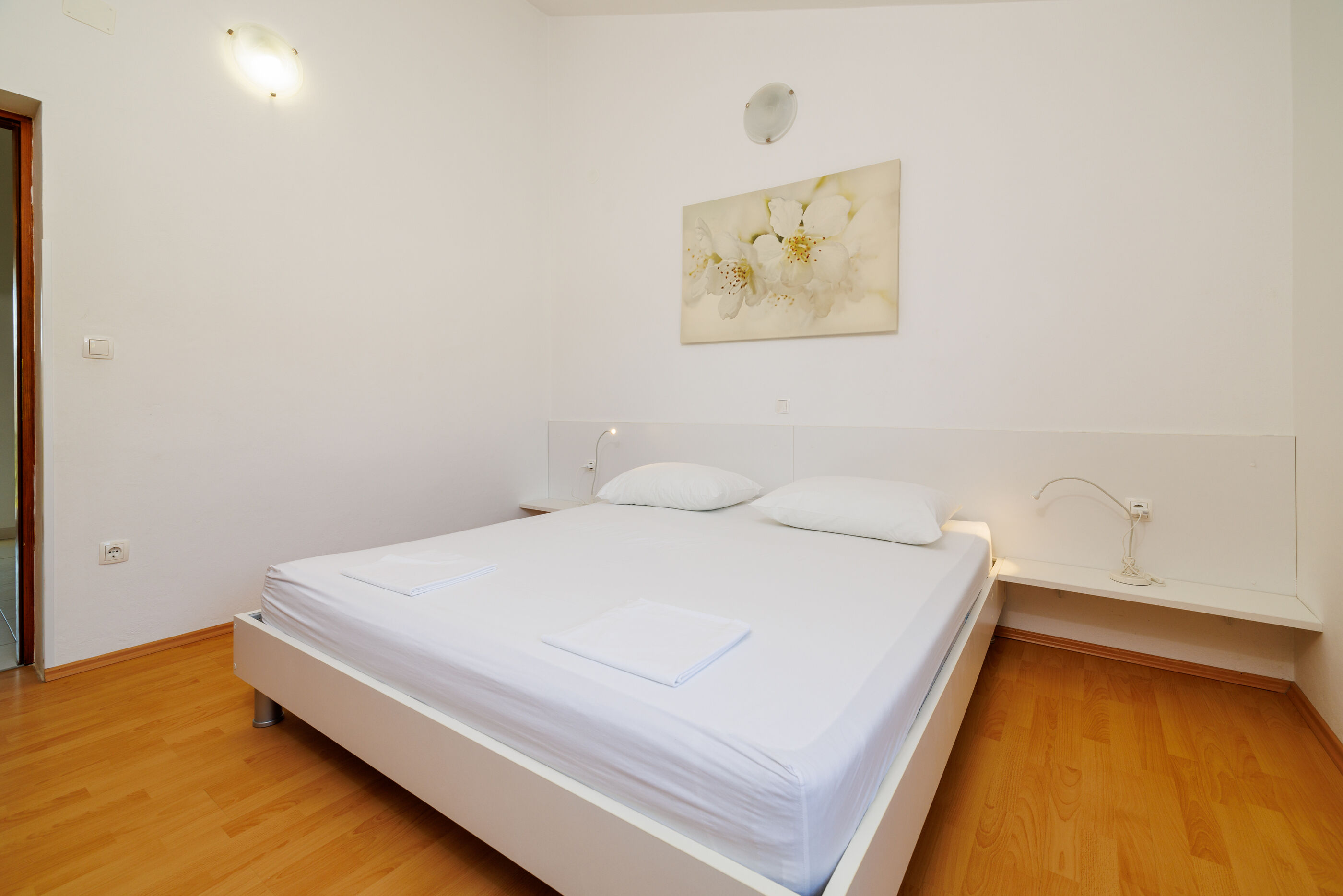 Apartments Biserka 65371-A1
