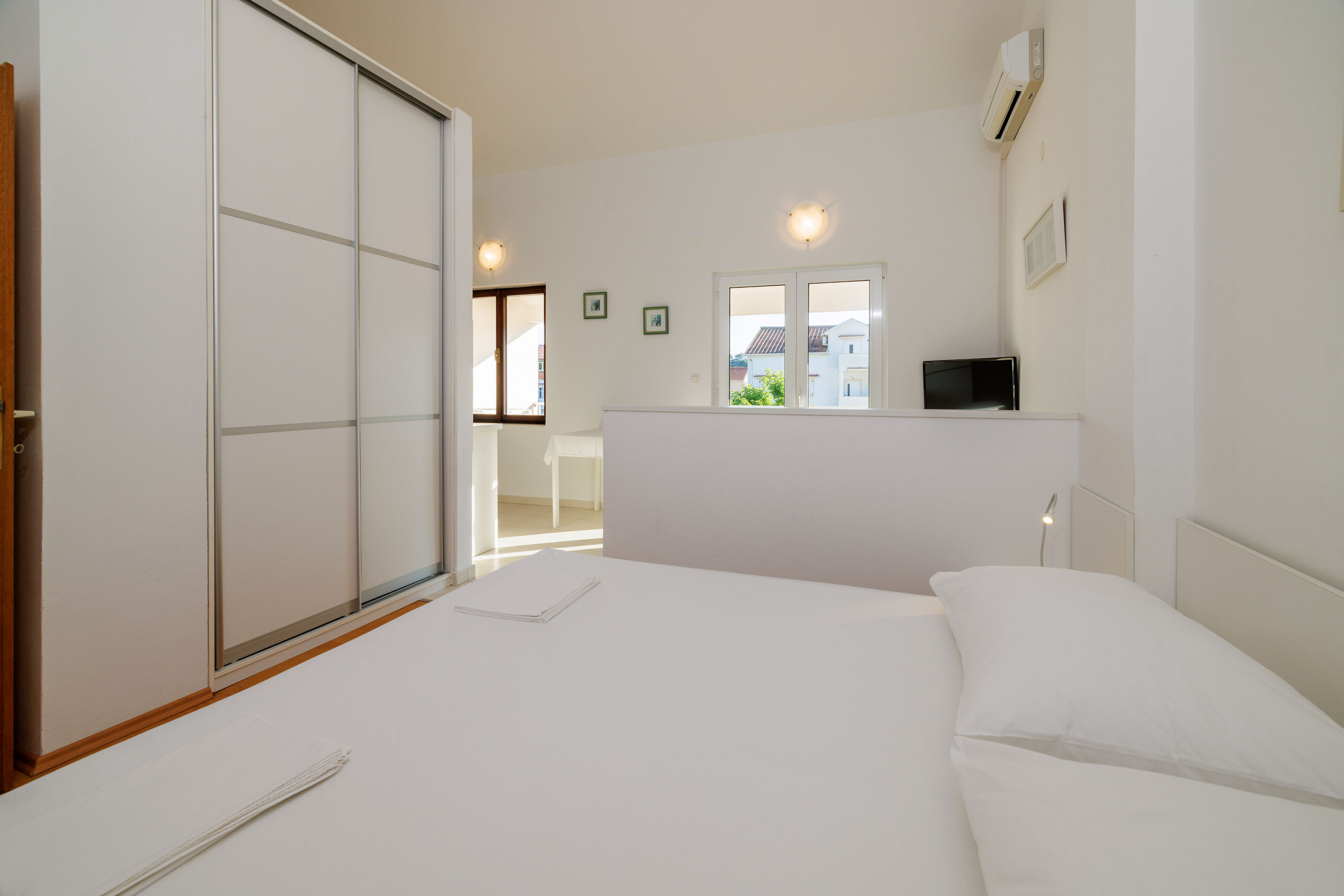 Apartments Biserka 65371-A2