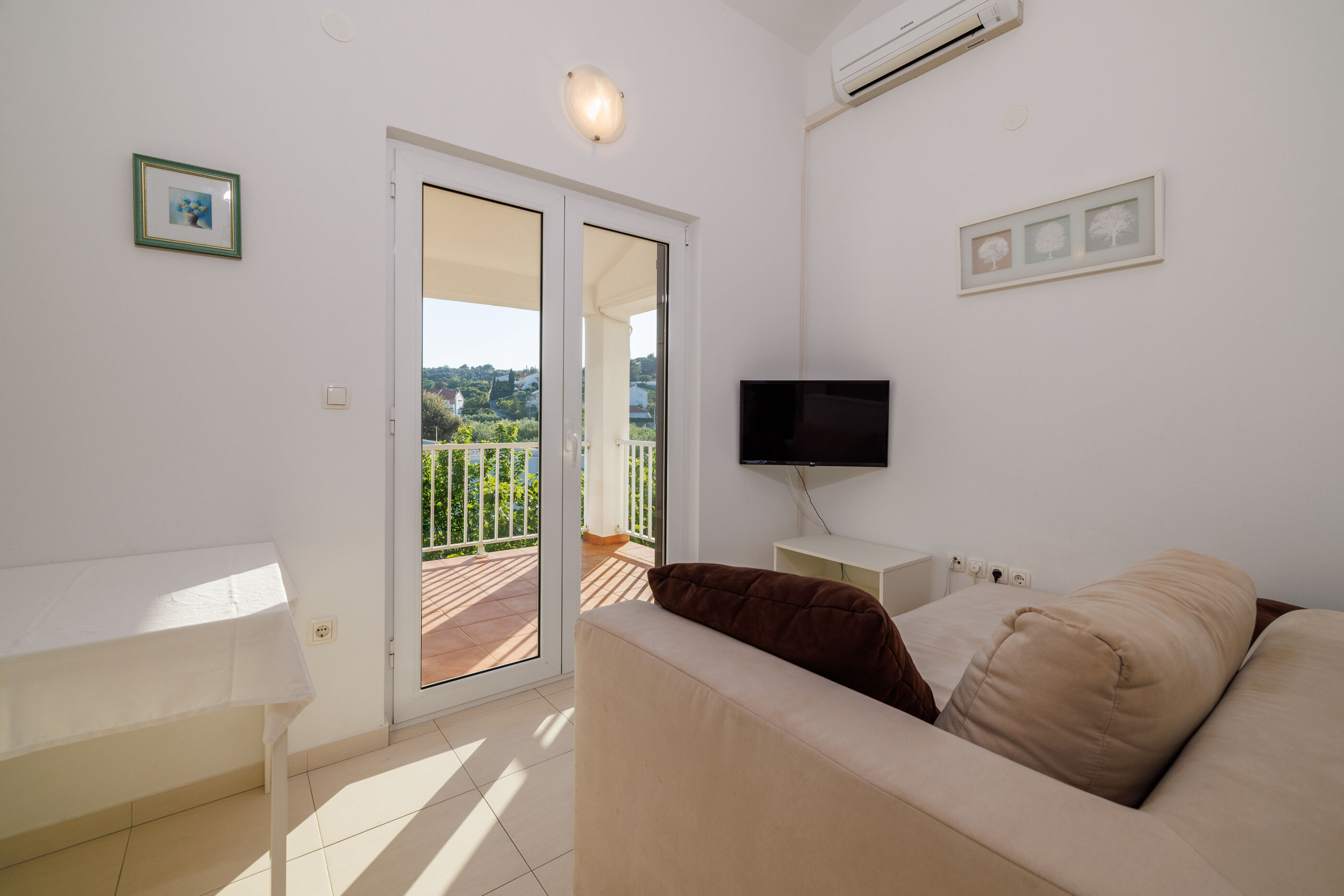 Apartments Biserka 65371-A2