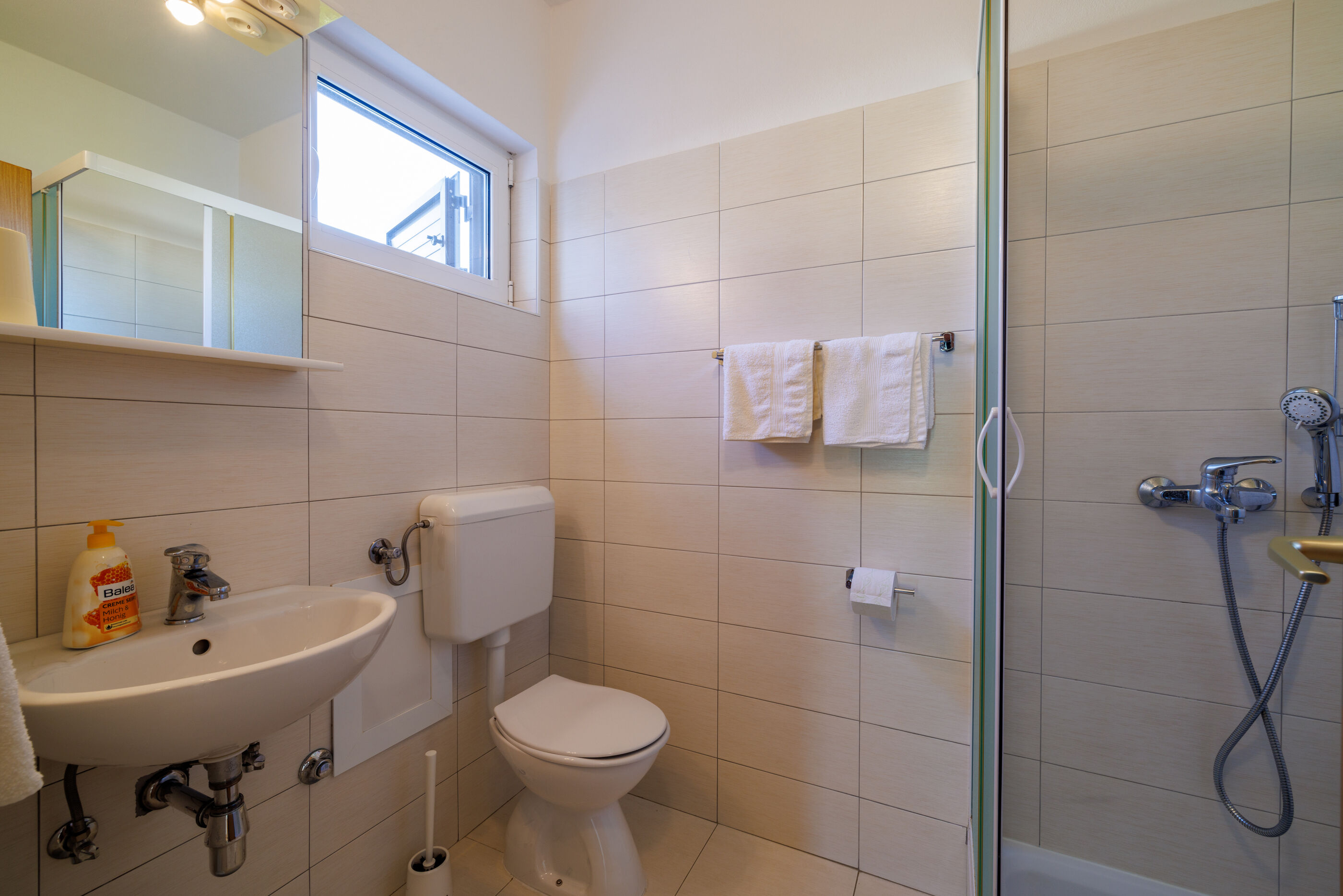 Apartments Biserka 65371-A2