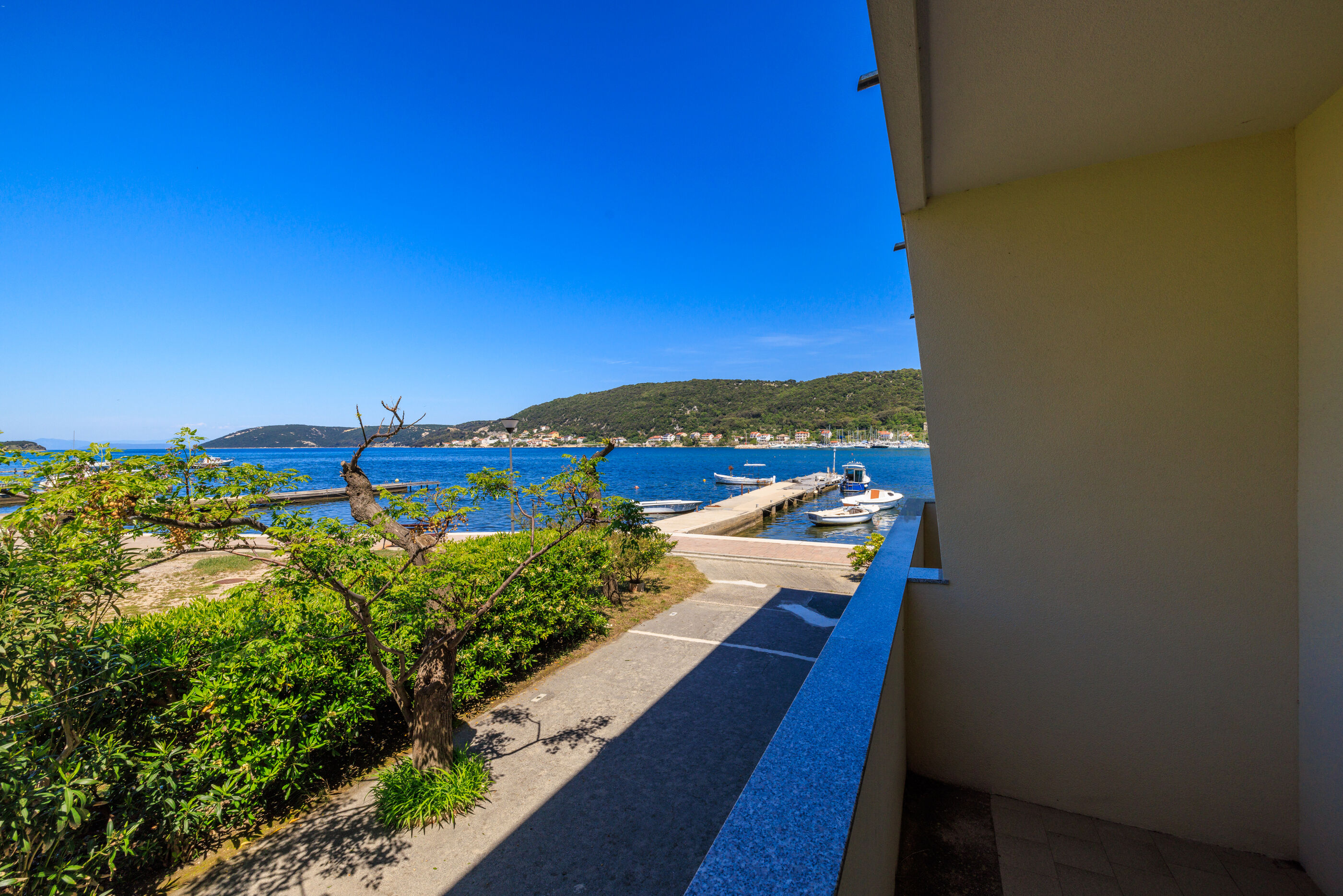 Apartments Darko by the sea 68091-A1