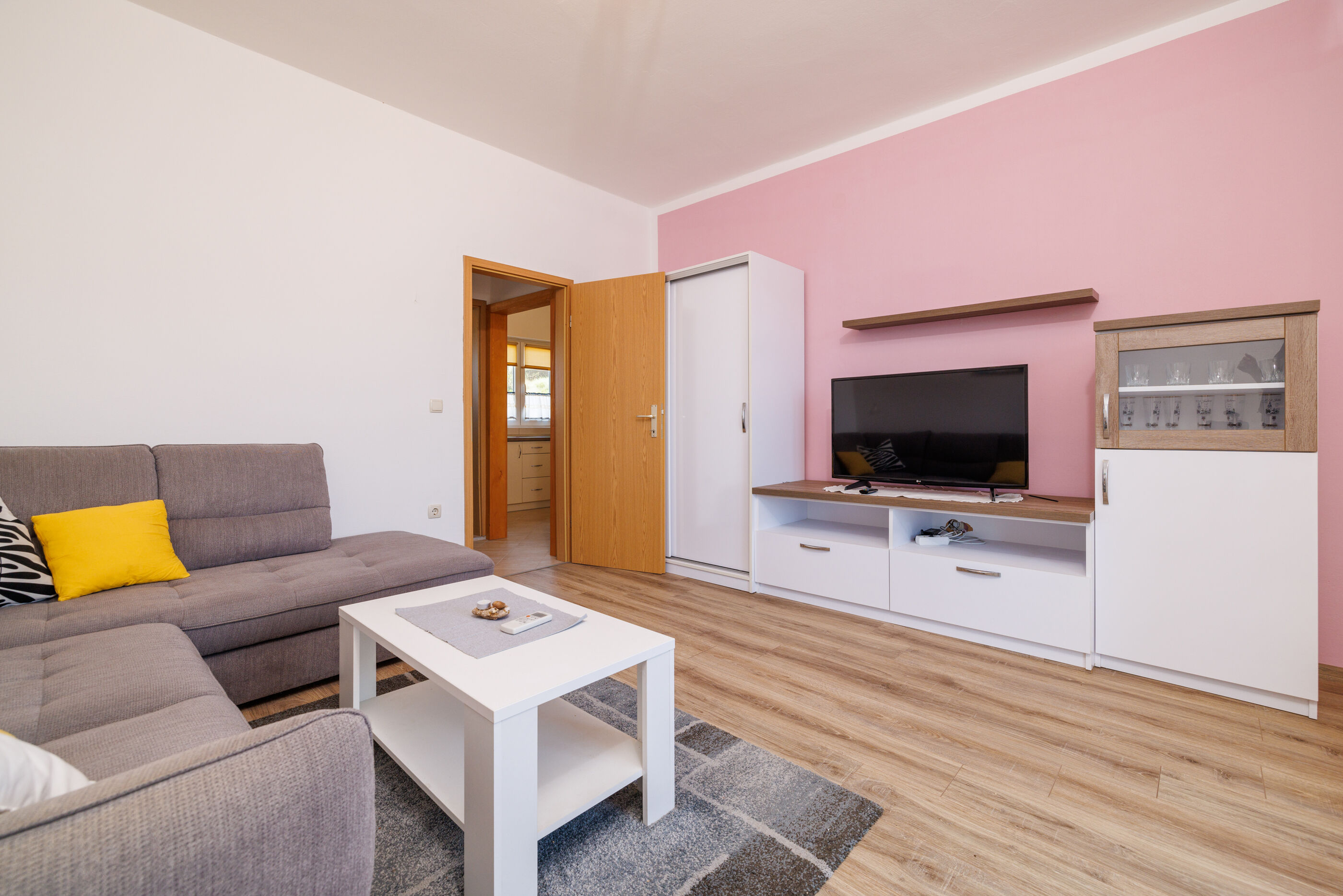 Apartments Darko by the sea 68091-A3