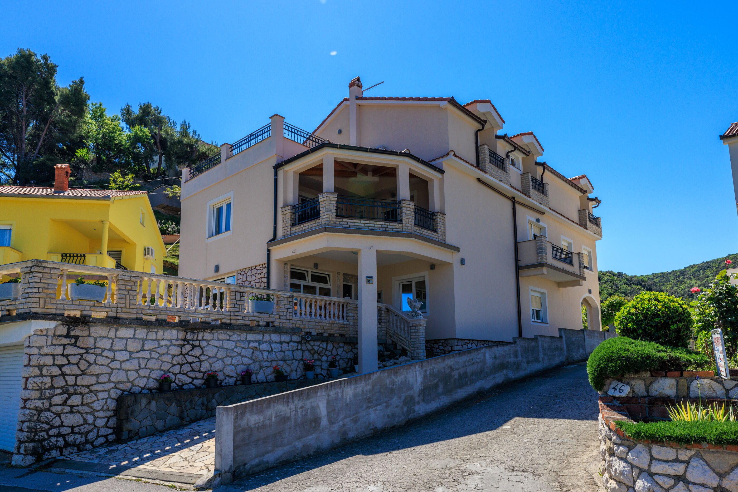 Apartments Nikolina J Accommodation in Rab