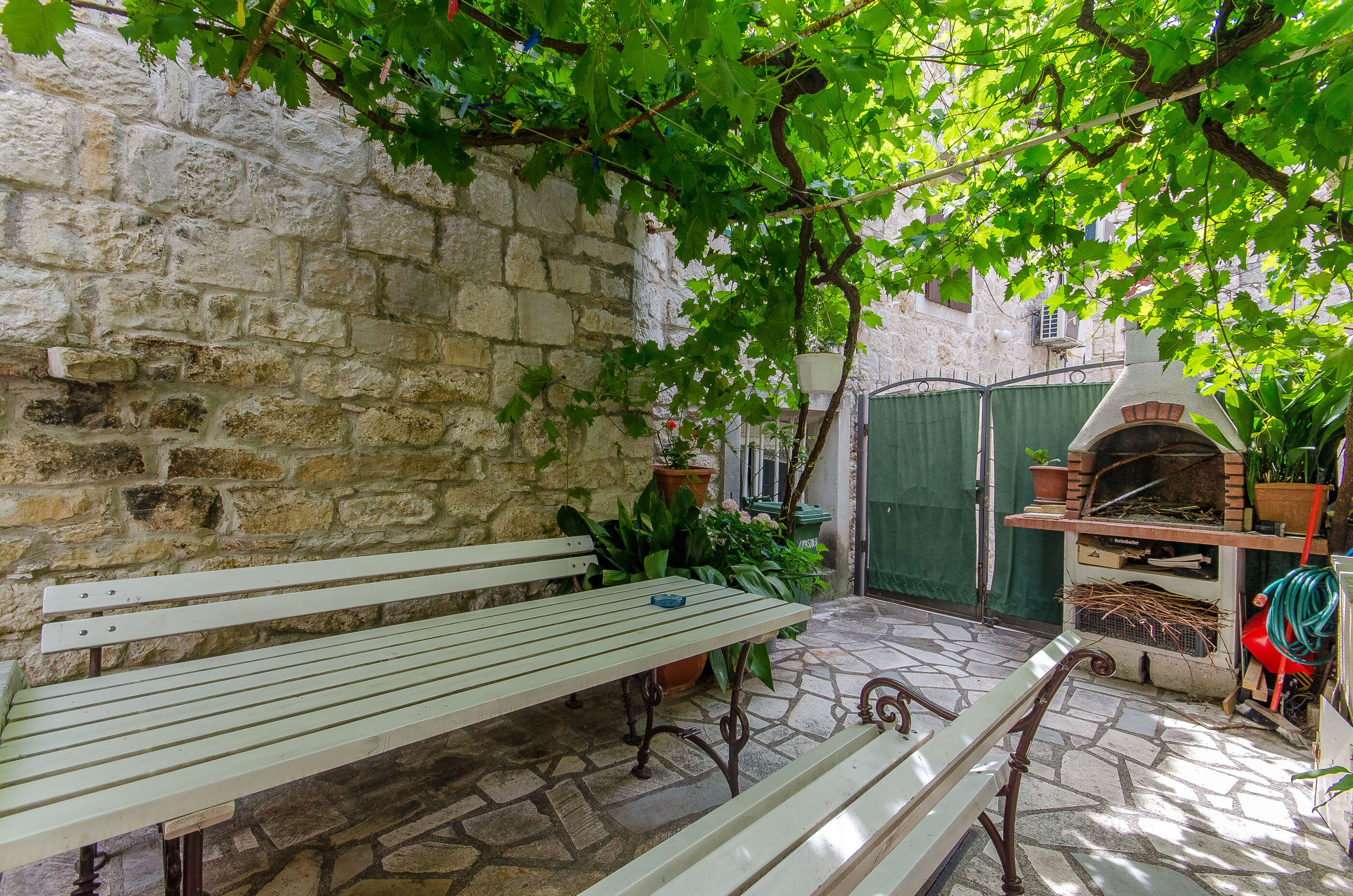 Apartment Sweet Nest 89481-A1