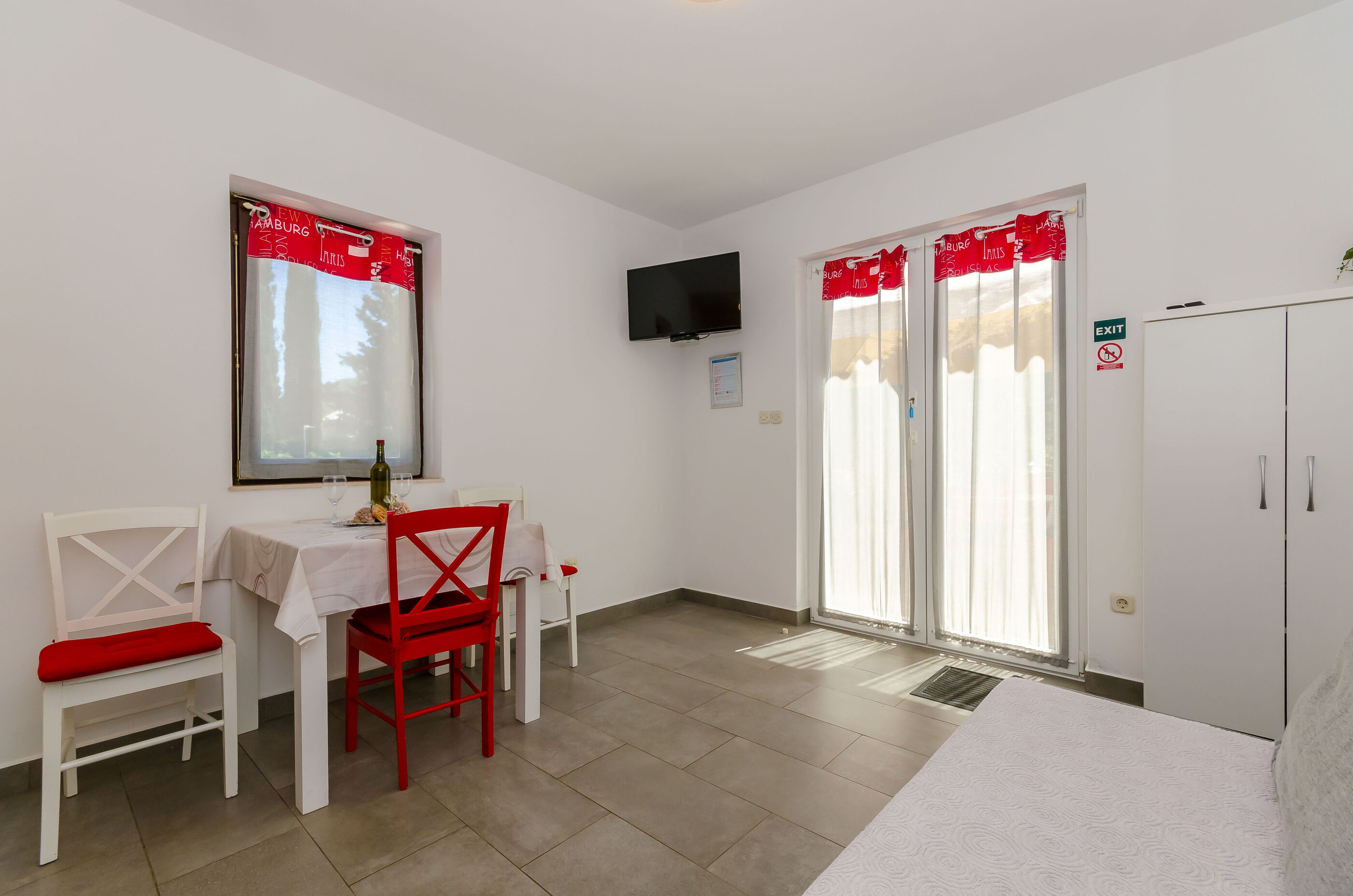 Apartments Pharos 20491-A3