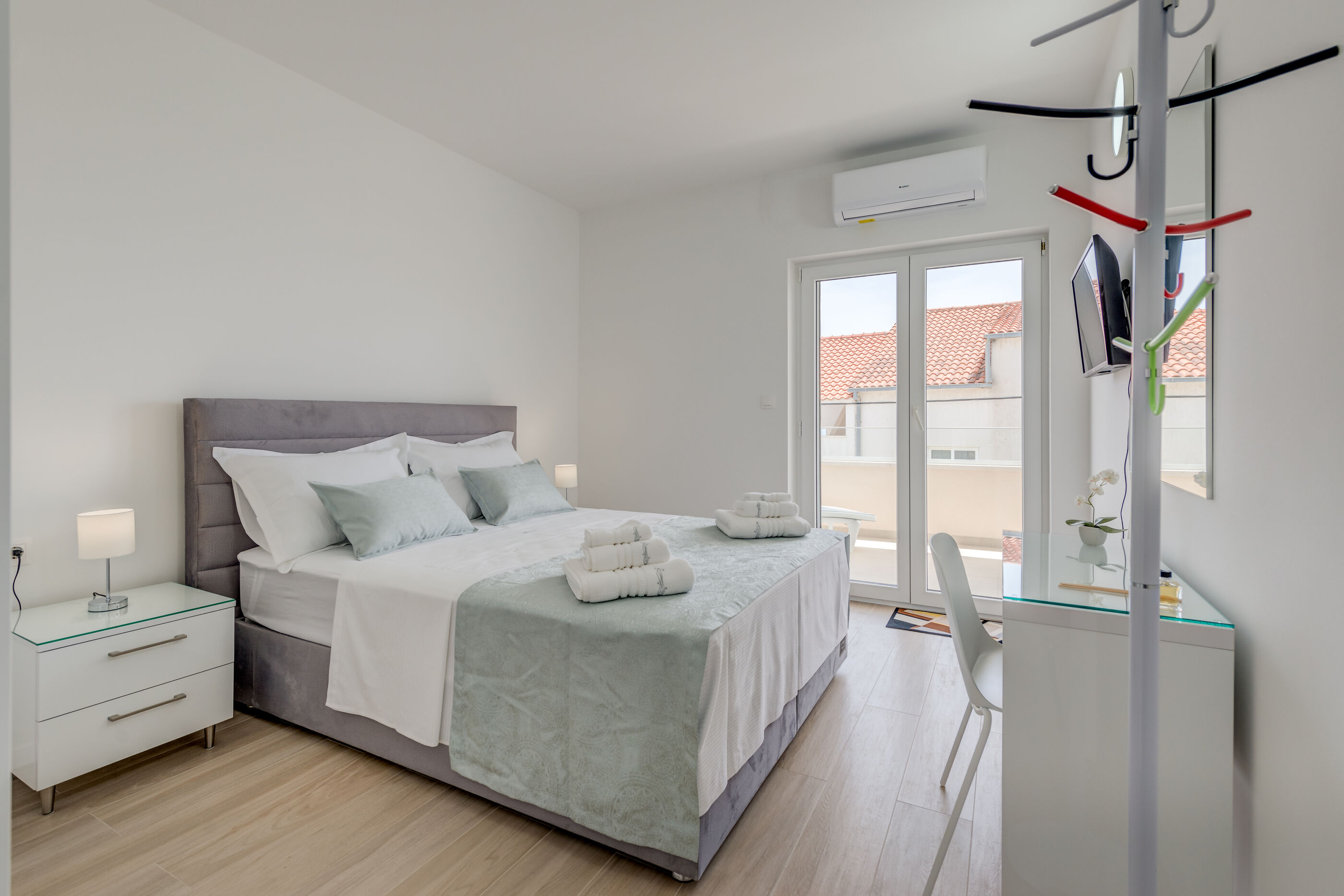 Apartments Ivan 113241-A1
