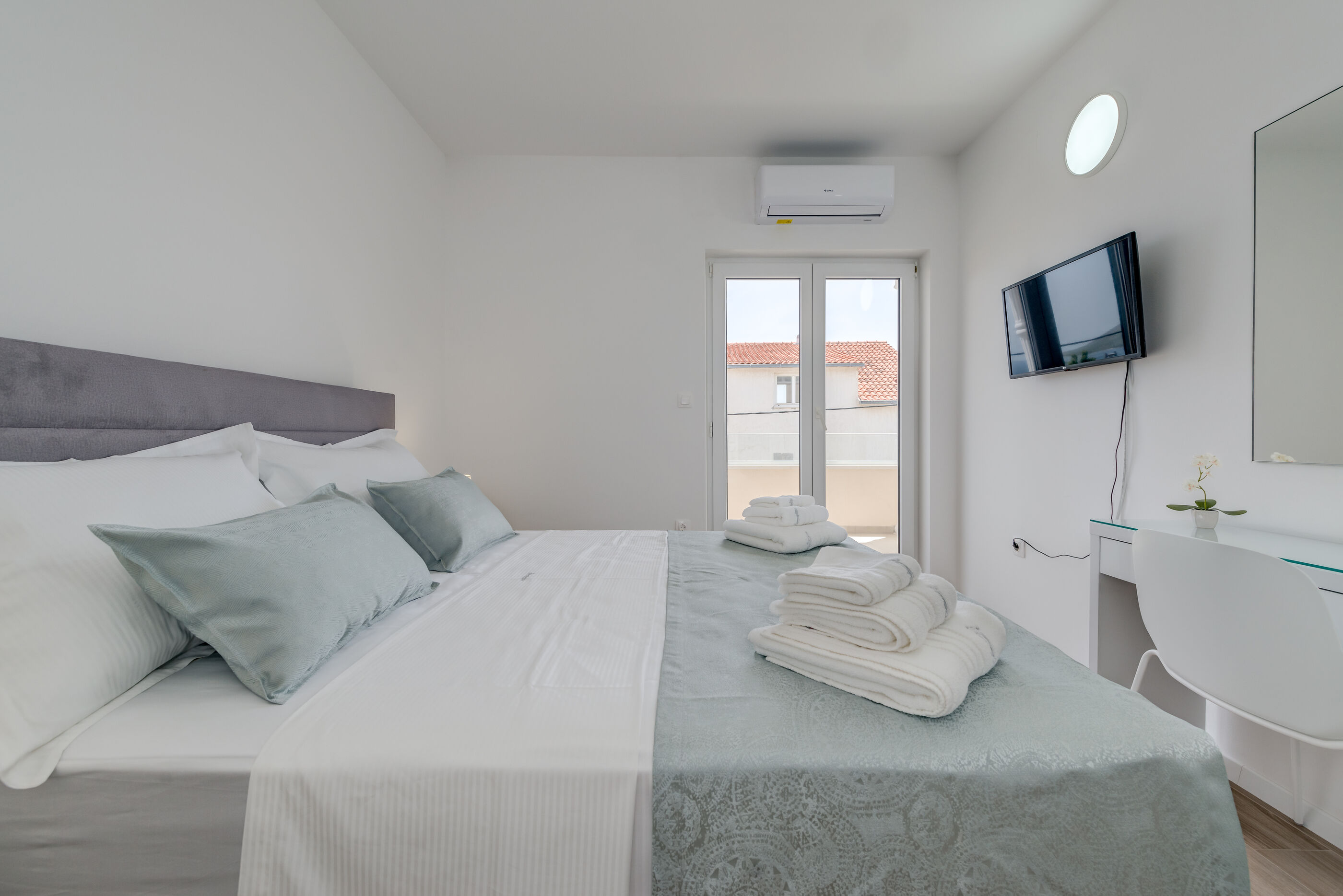 Apartments Ivan 113241-A1