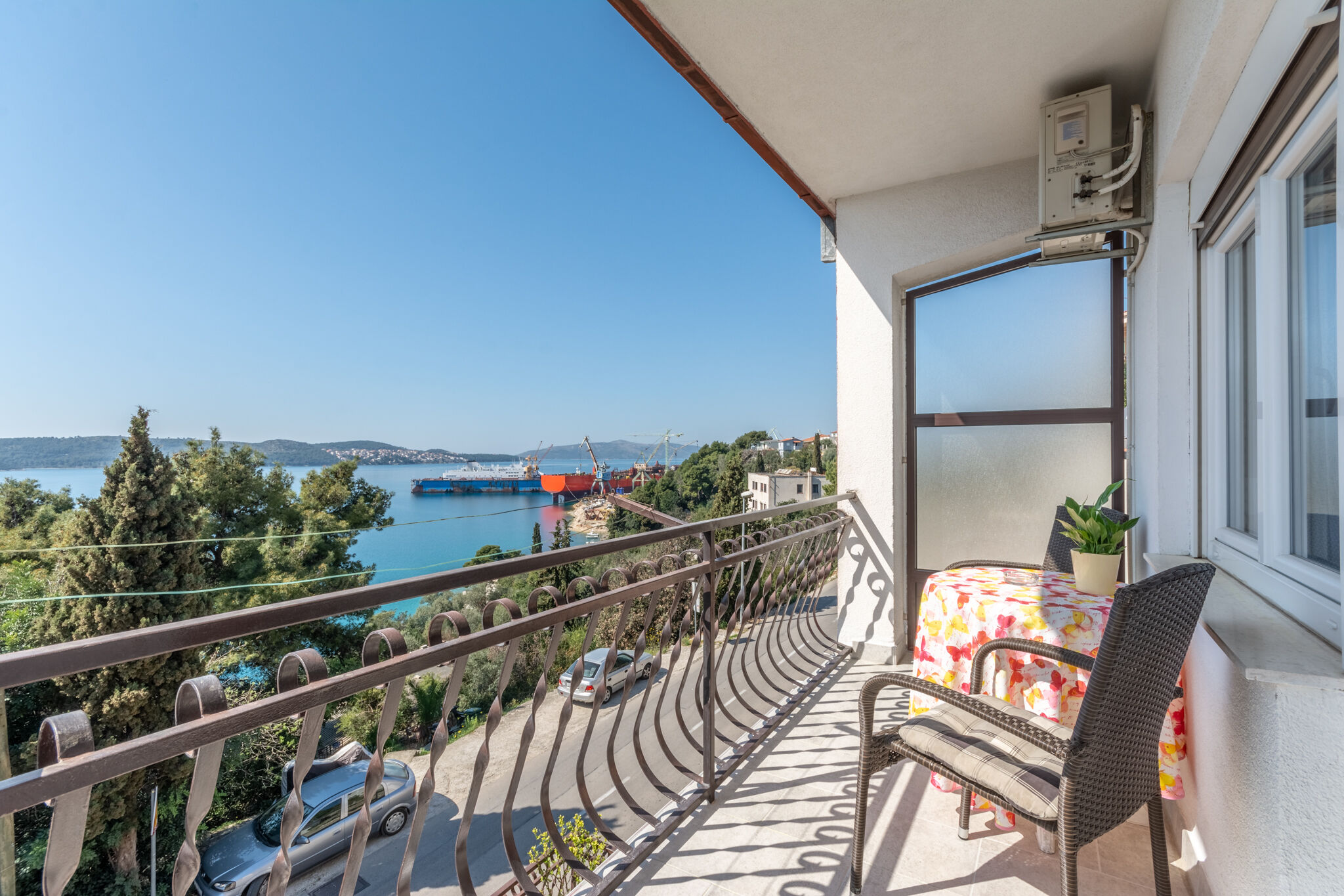 Apartments Mirjana 113351-A1