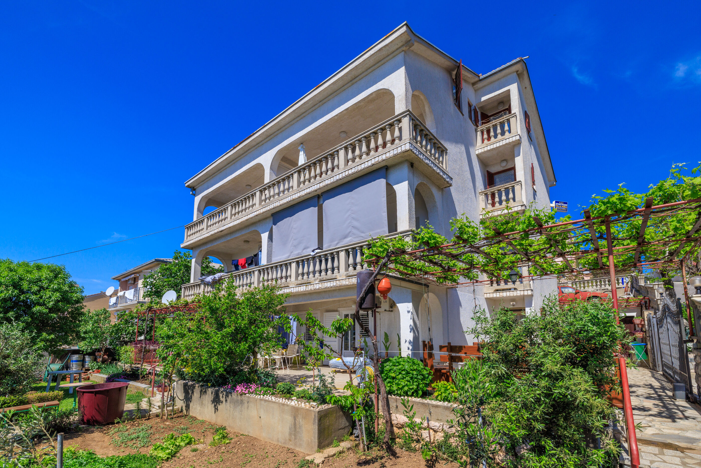 Apartments Mira 90871-A3