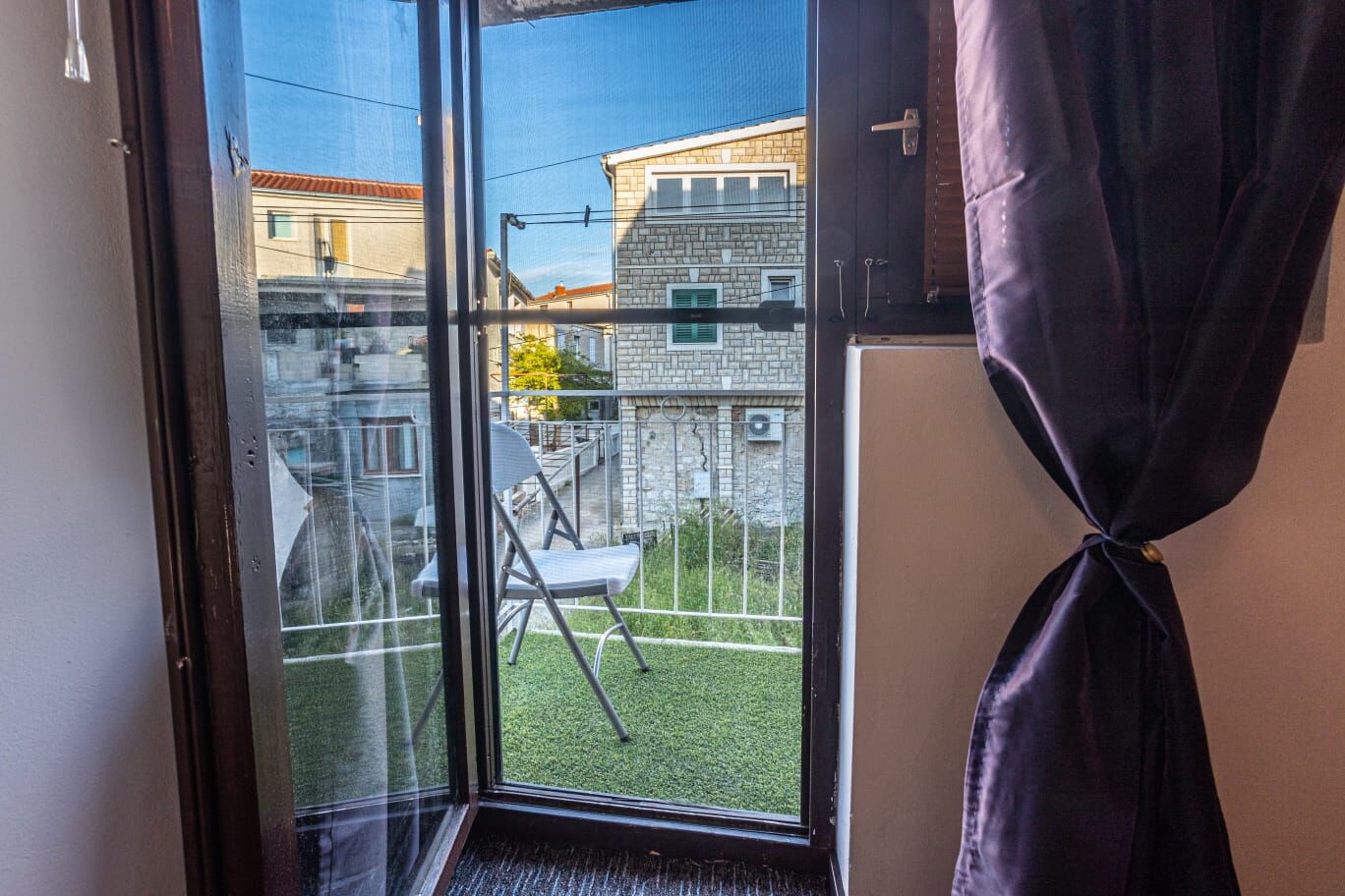 Apartment B&I 100831-A1