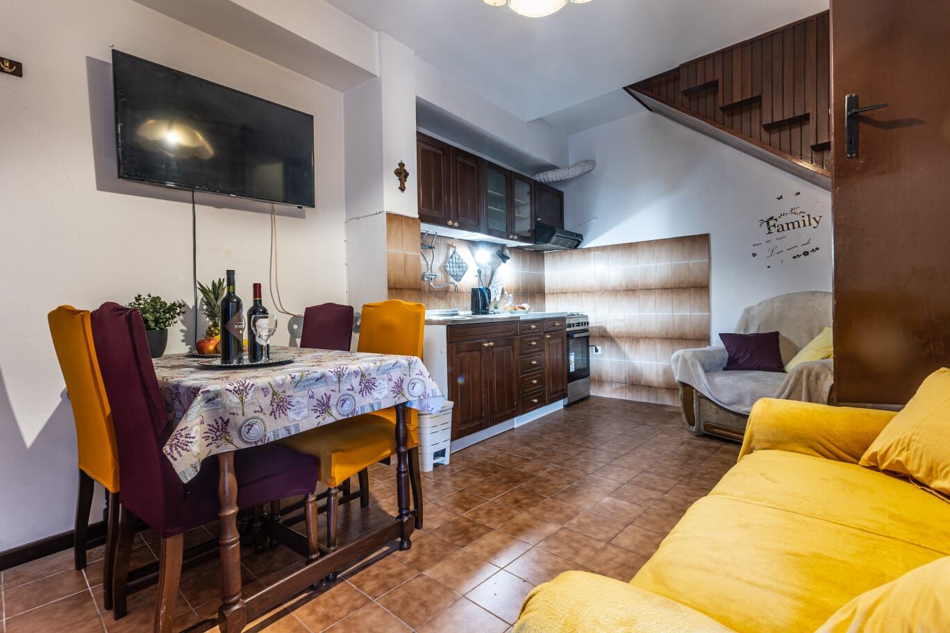 Apartment B&I 100831-A1