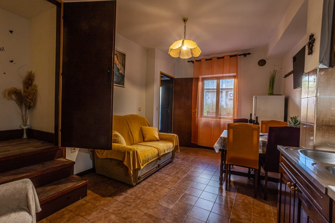 Apartment B&I 100831-A1