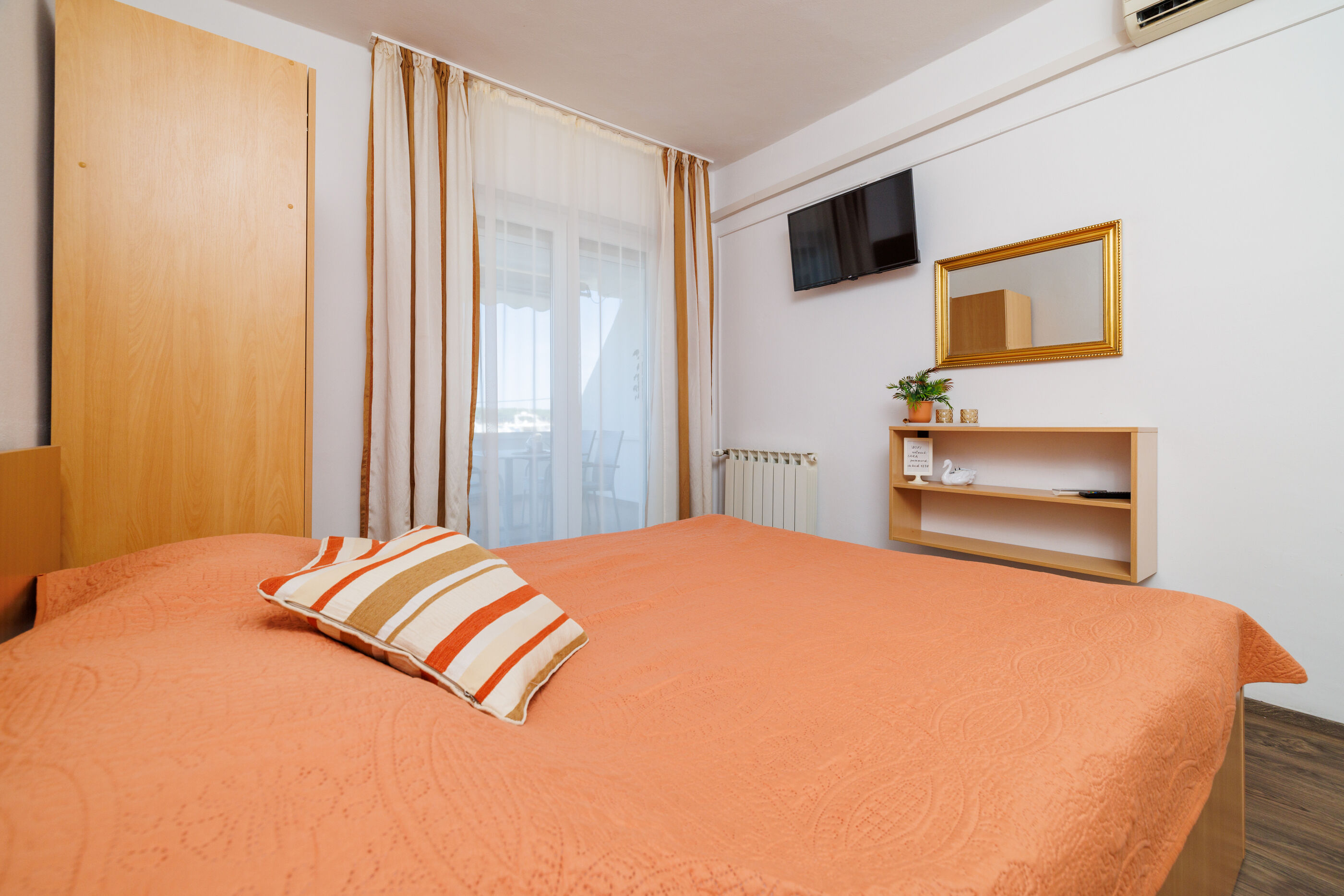 Apartments Near the sea Barbat 17702-A1