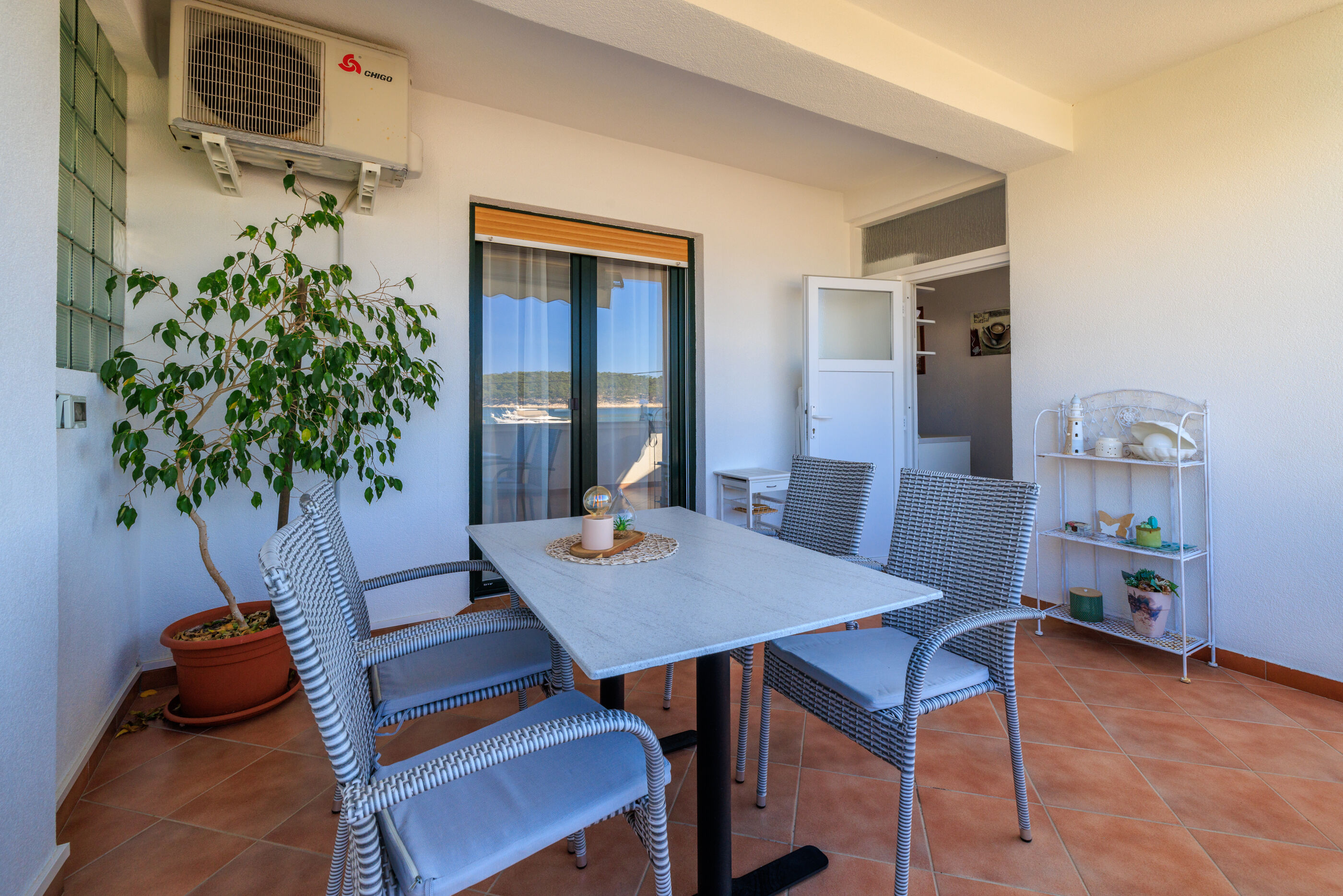 Apartments Near the sea Barbat 17702-A1
