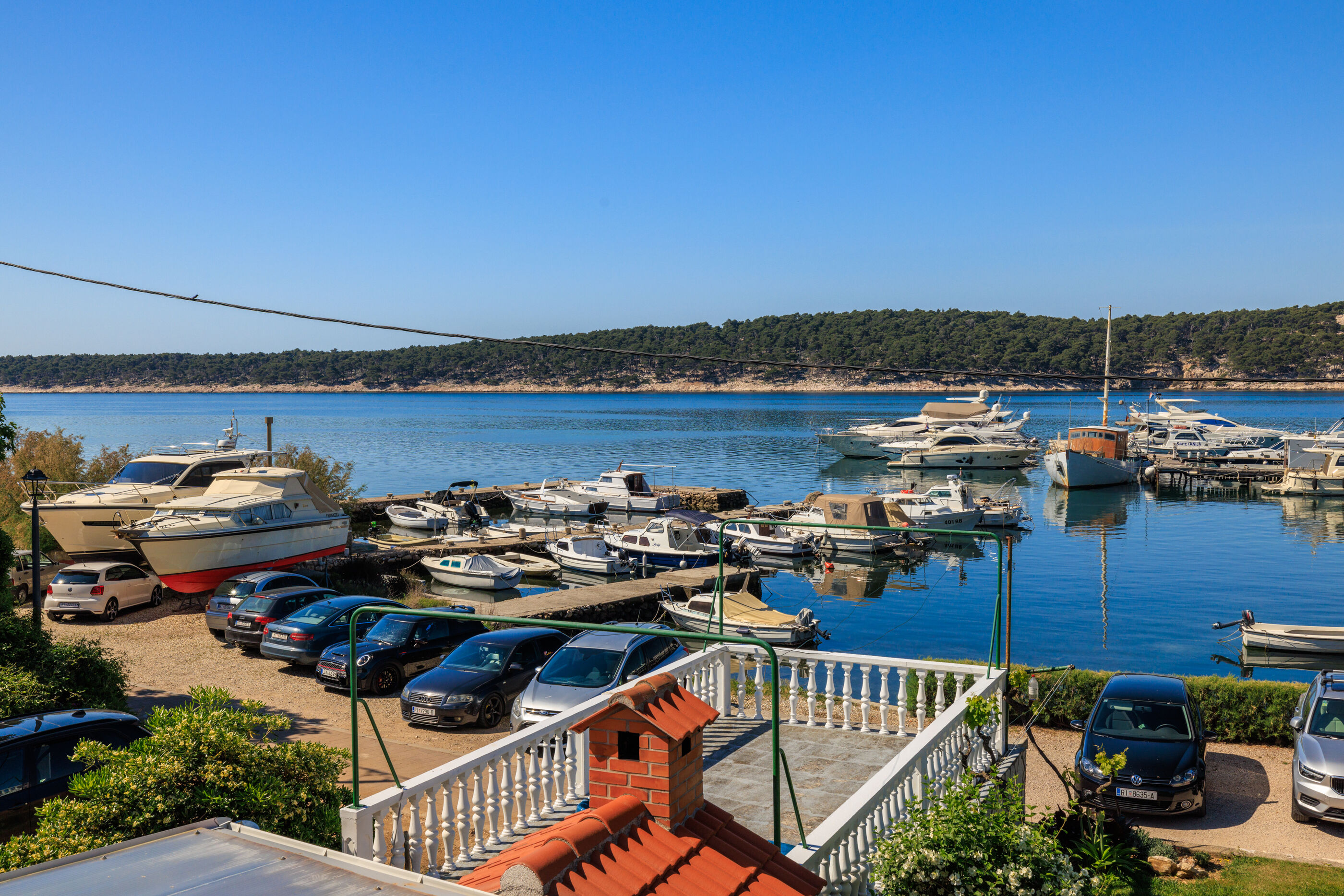Apartments Near the sea Barbat 17702-A1