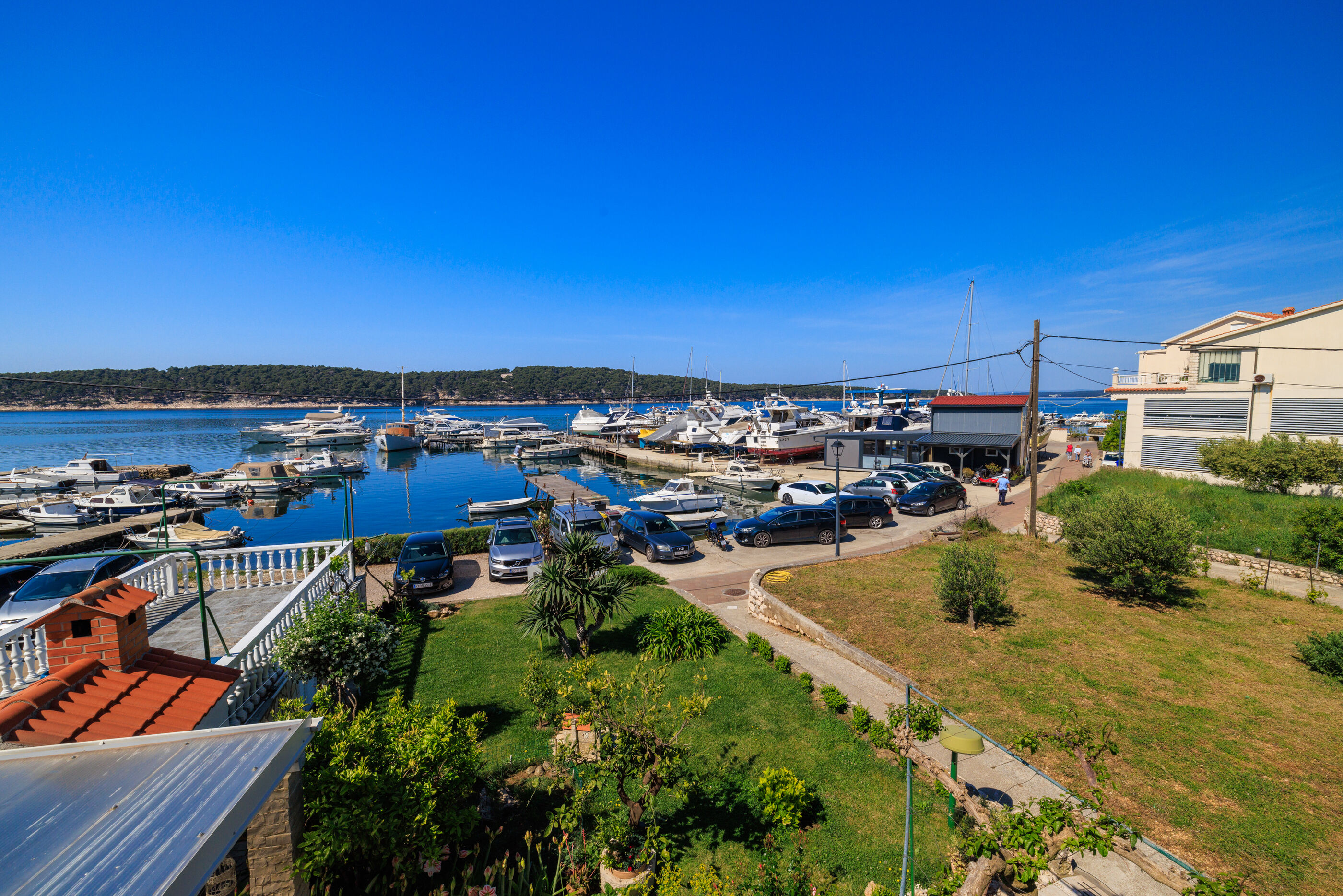 Apartments Near the sea Barbat 17702-A1