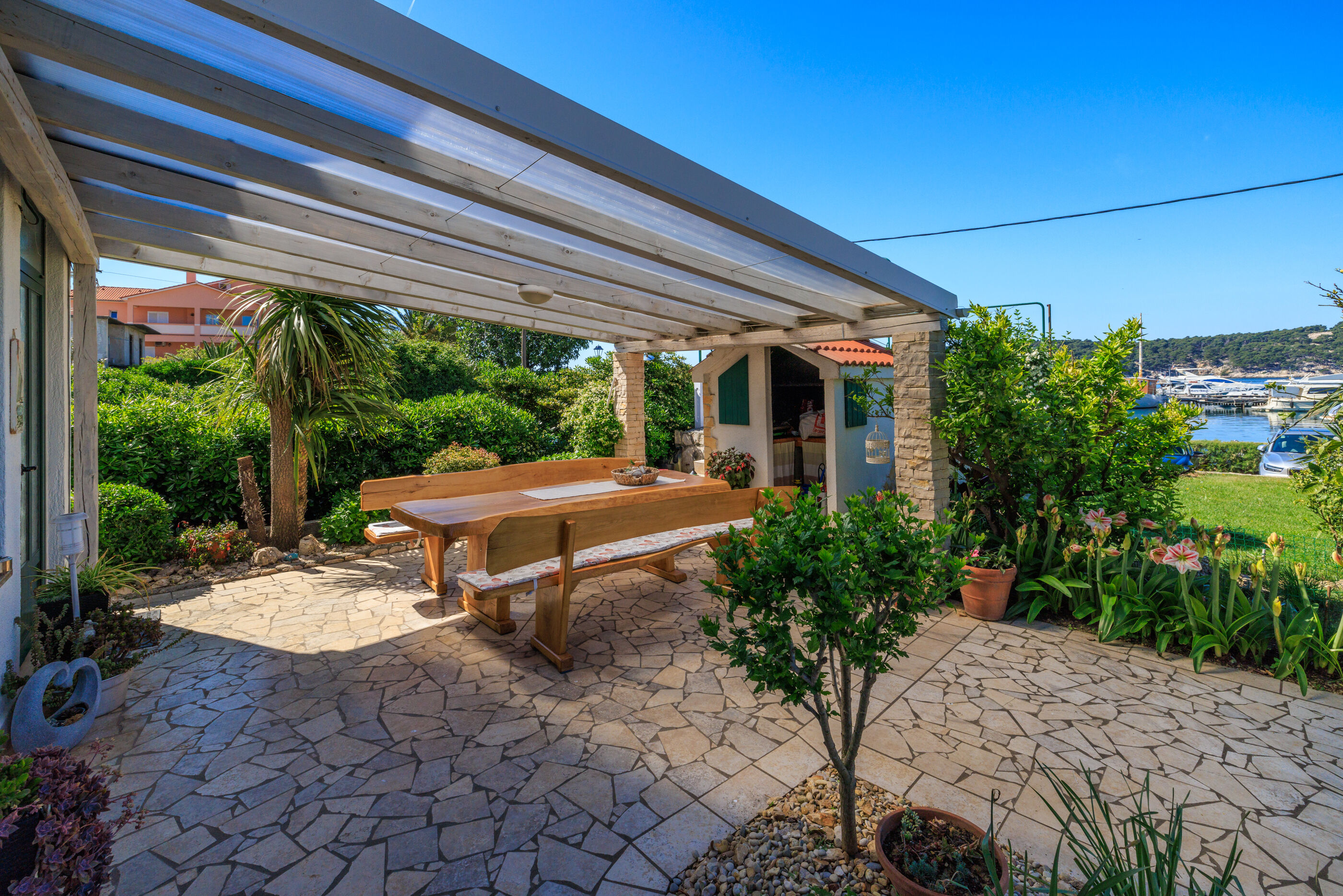 Photo of Apartments Near the sea Barbat