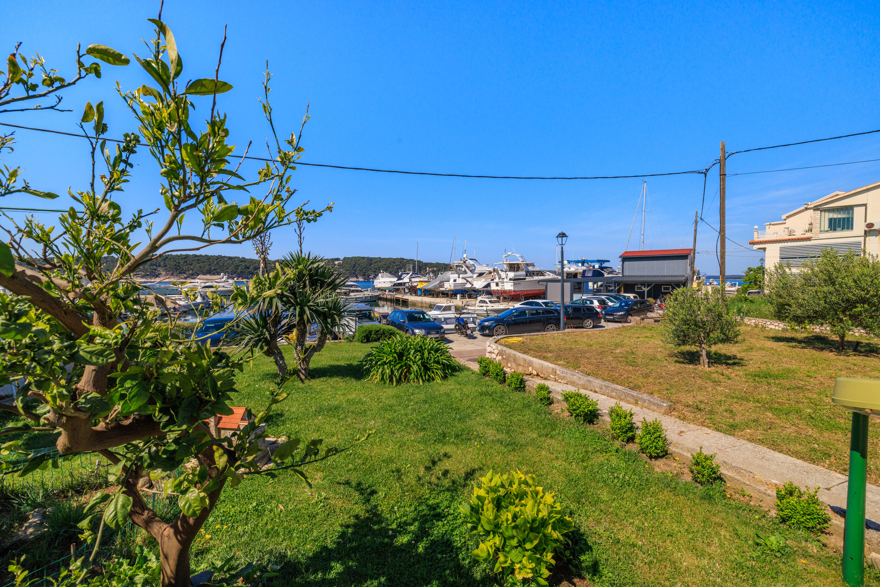 Apartments Near the sea Barbat 17702-A2