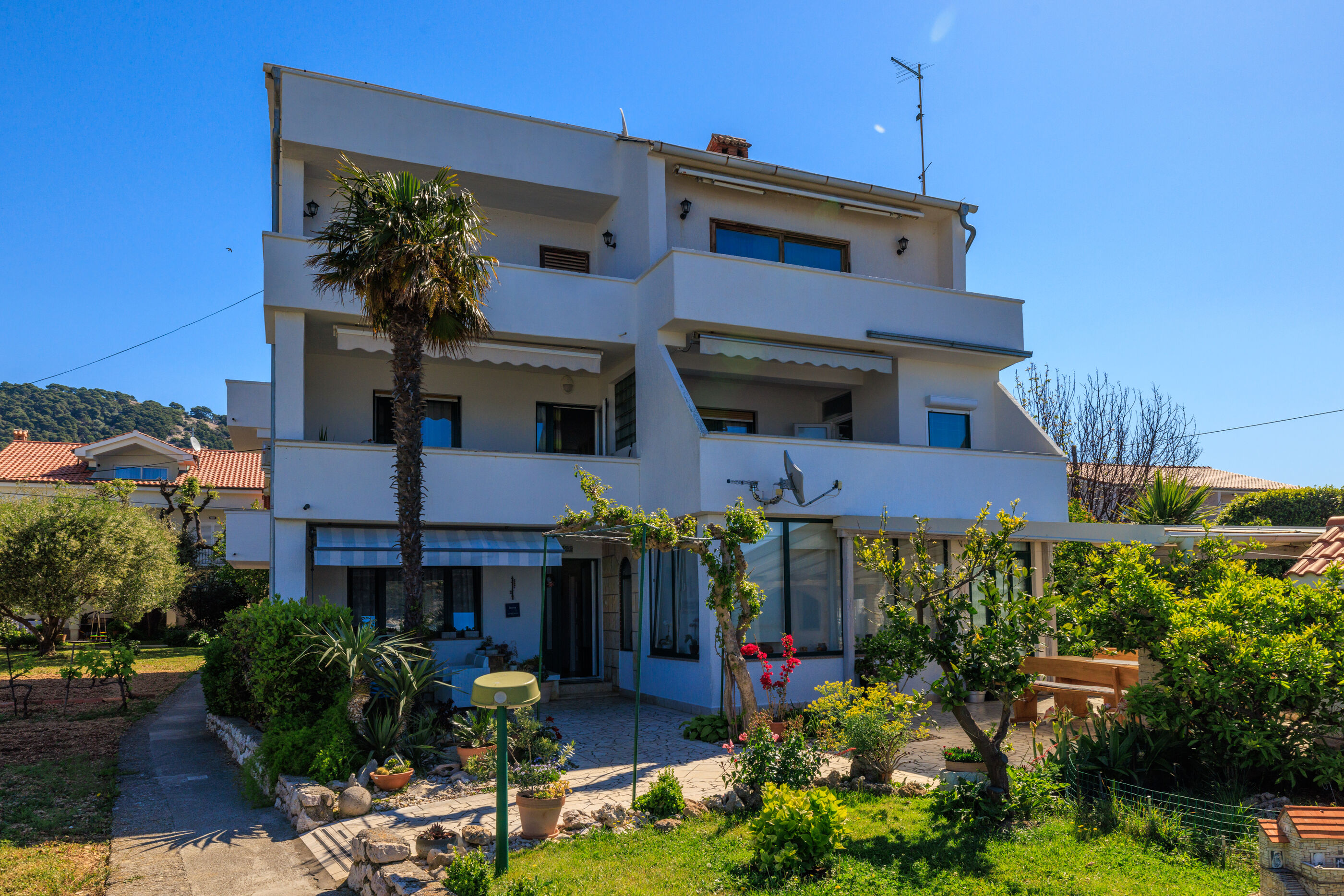 Apartments Near the sea Barbat 17702-A2