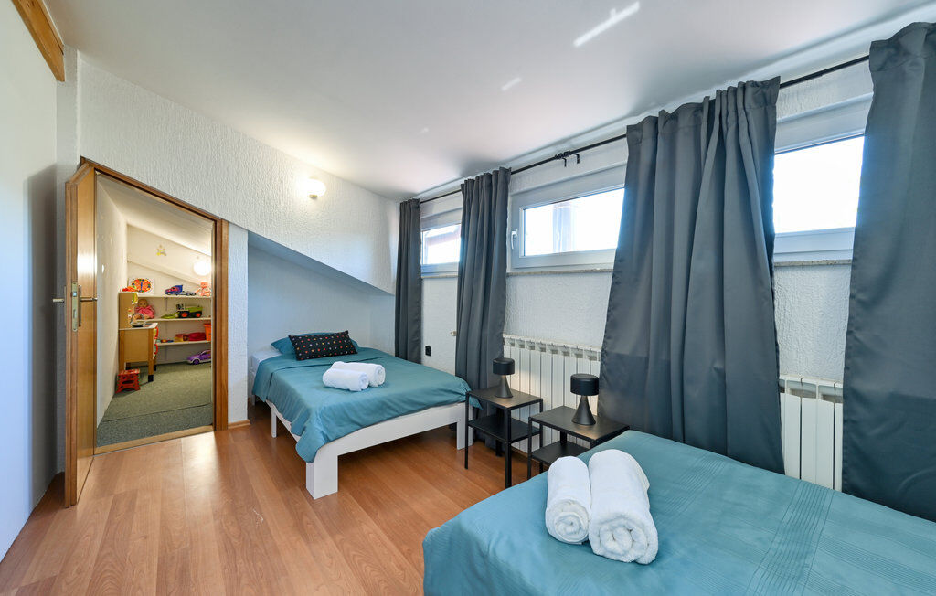 Villa Home2B V9472-K1