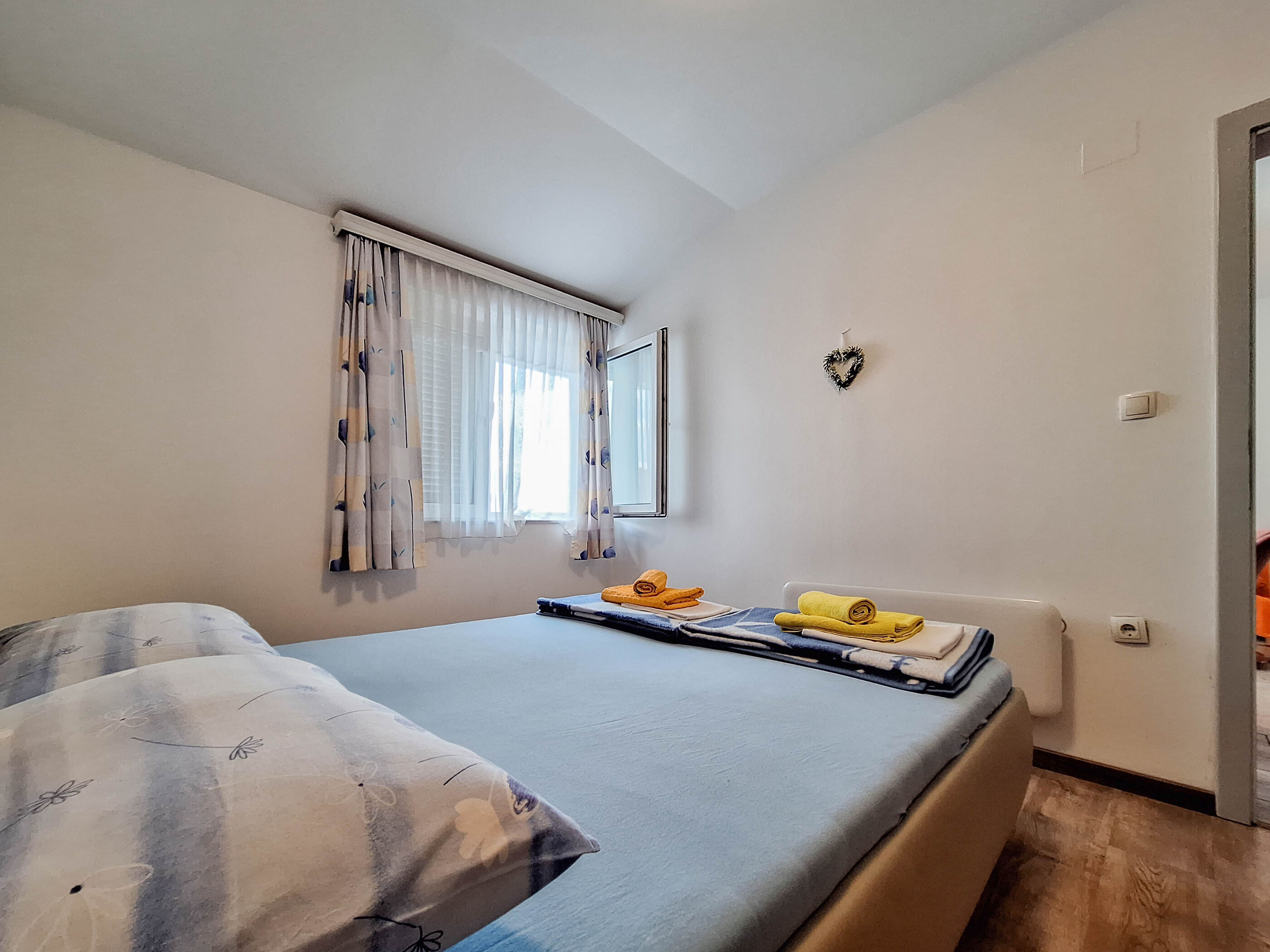Apartments Frutis 62919-A2