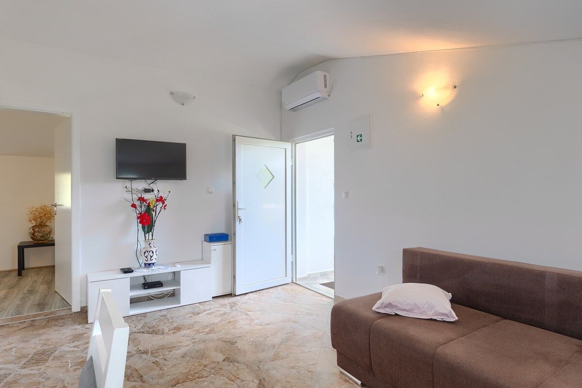 House Columbo 74257-A1