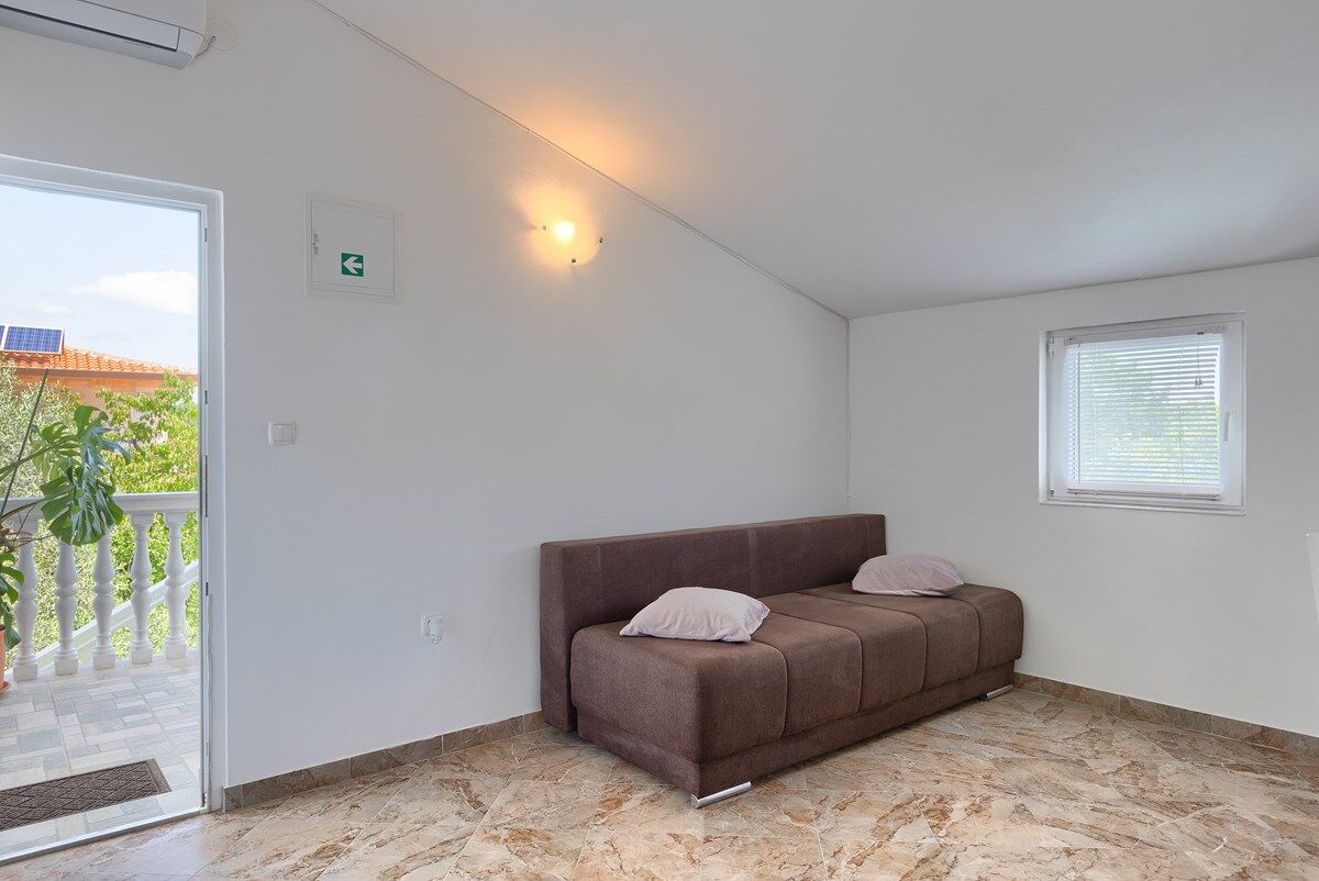 House Columbo 74257-A1