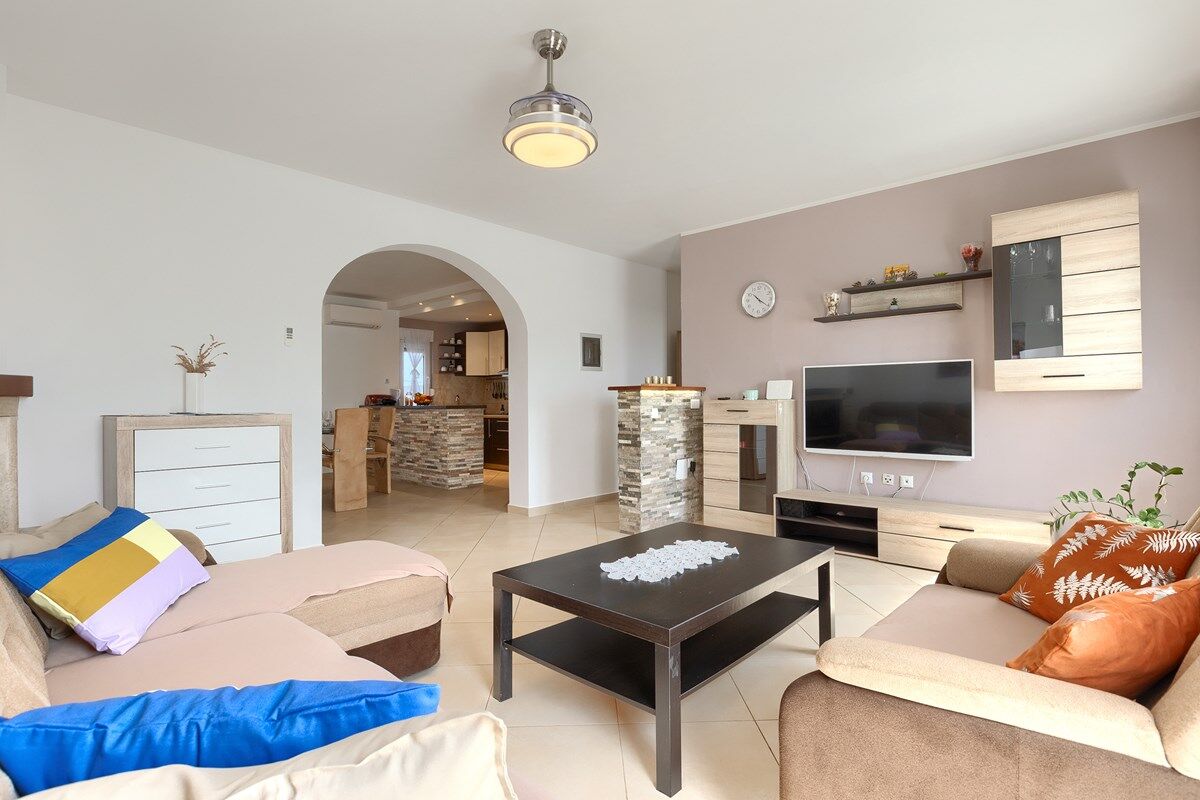 House Kristina 74302-A1