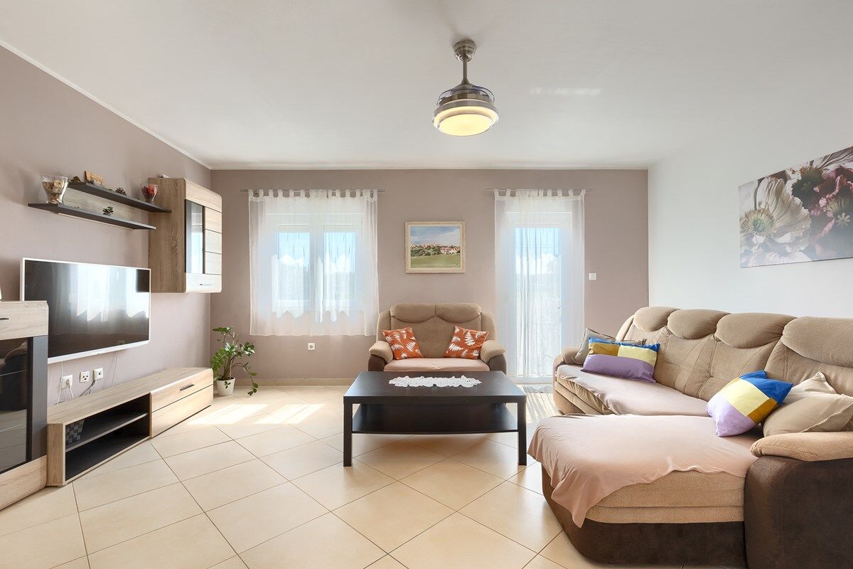 House Kristina 74302-A1