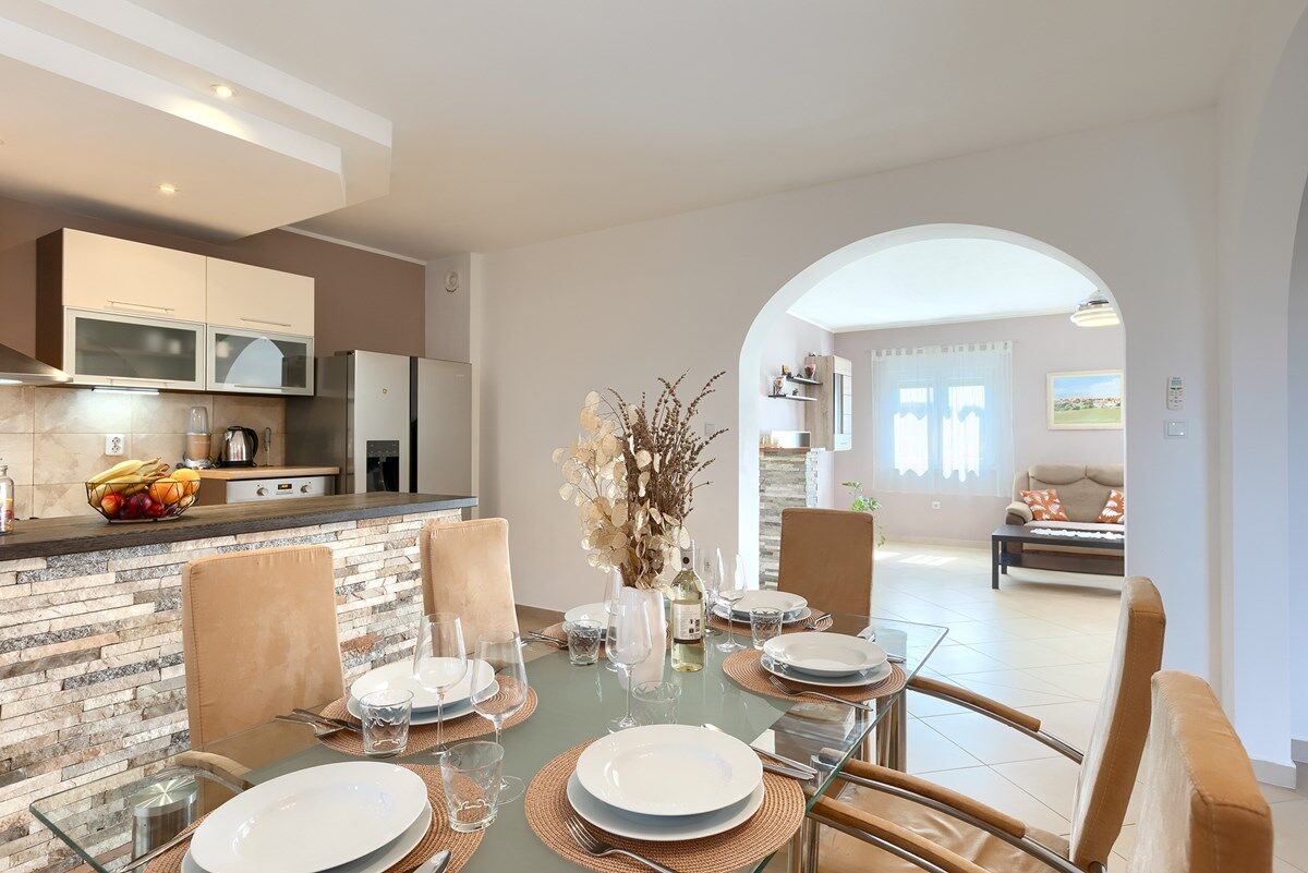 House Kristina 74302-A1