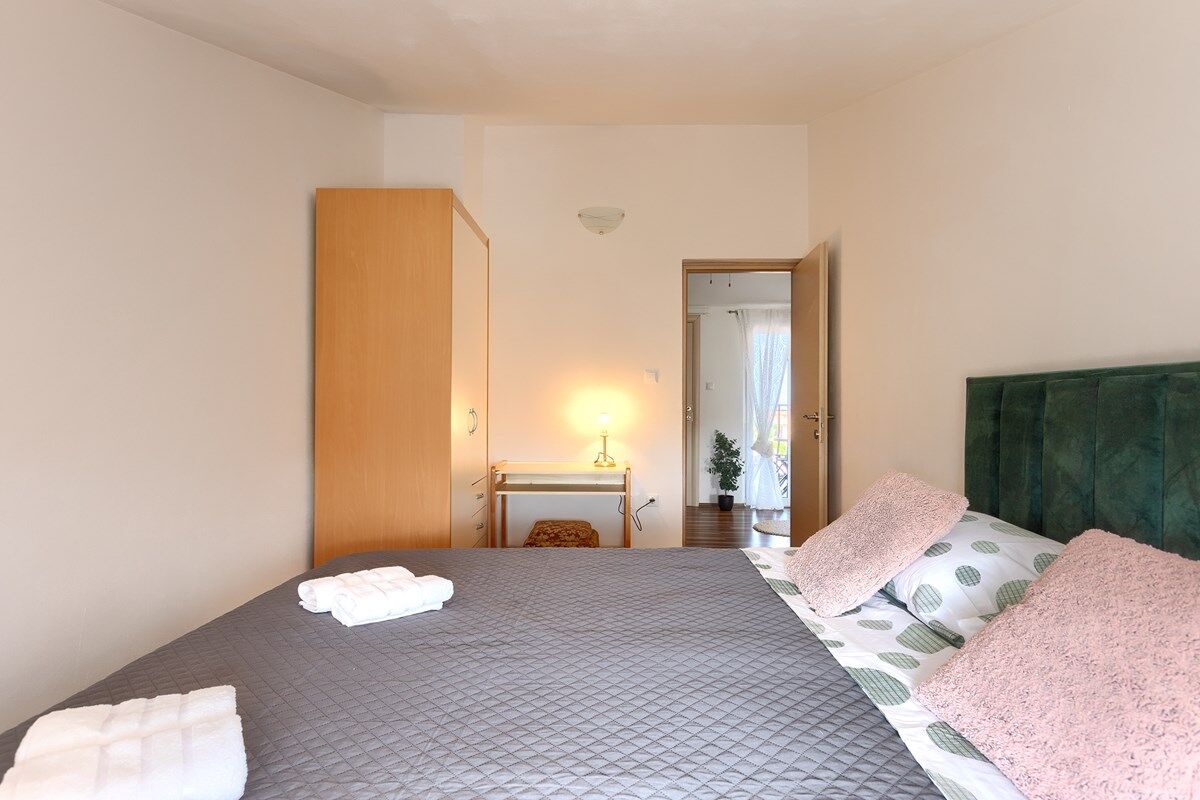 House Kristina 74302-A1