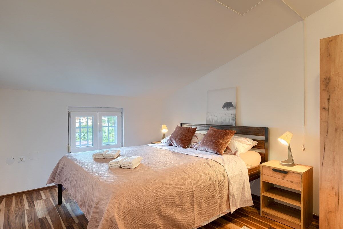 House Kristina 74302-A1