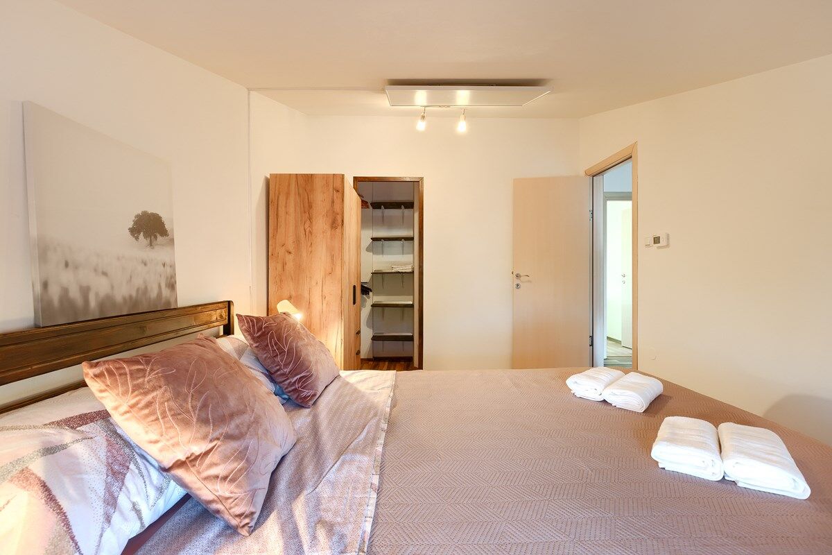 House Kristina 74302-A1