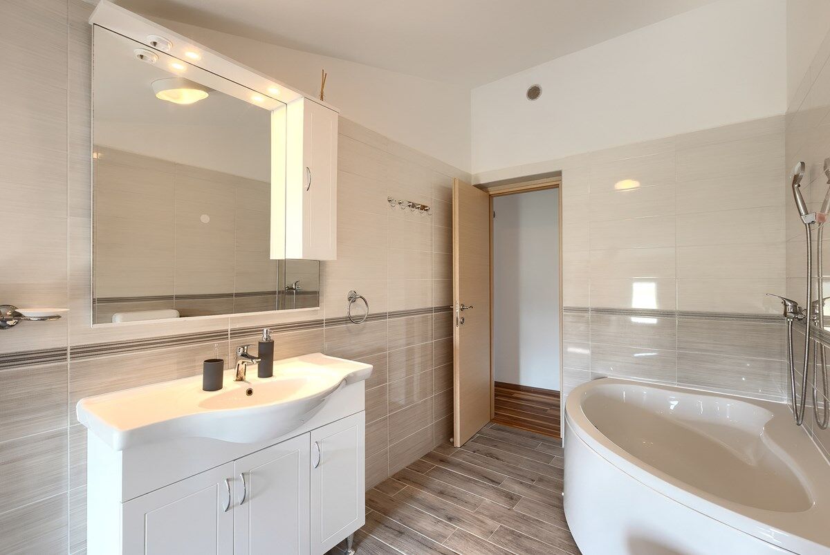 House Kristina 74302-A1