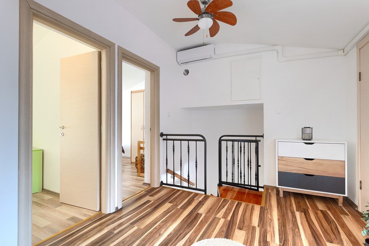 House Kristina 74302-A1