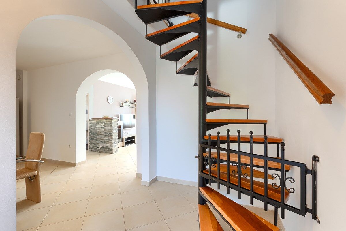 House Kristina 74302-A1