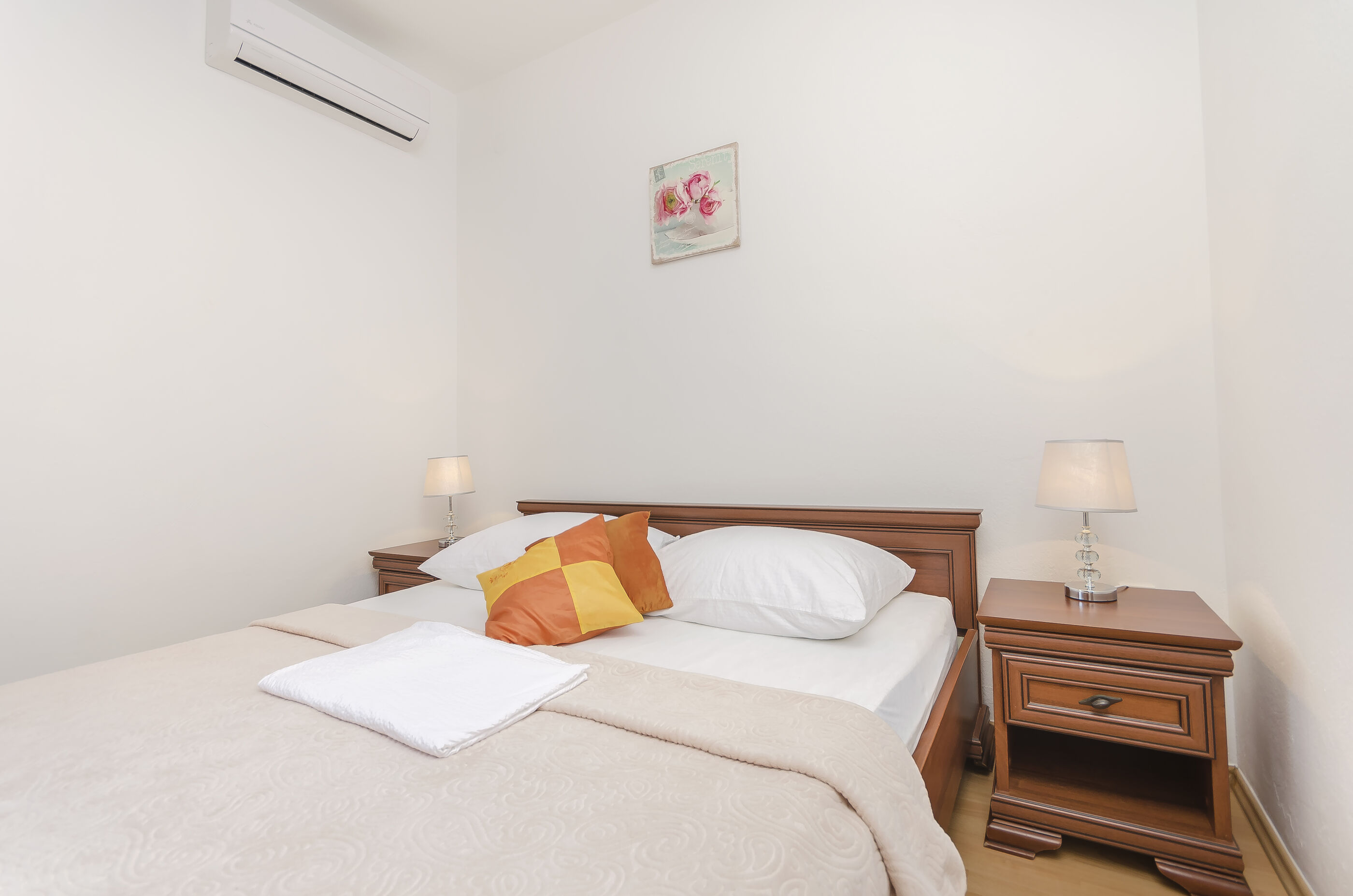 Apartment and Rooms Artina 25091-S3