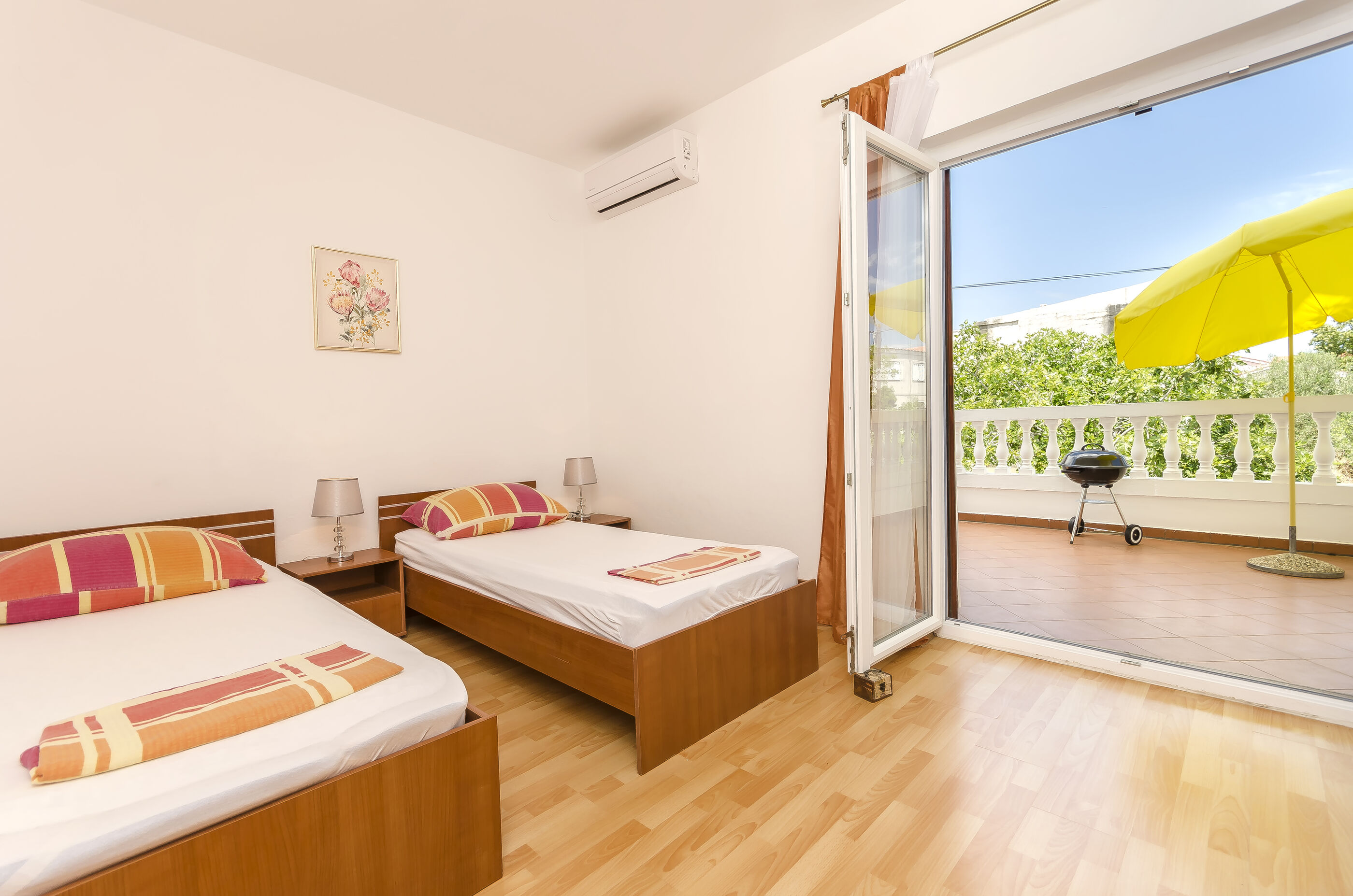 Apartment and Rooms Artina 25091-S4