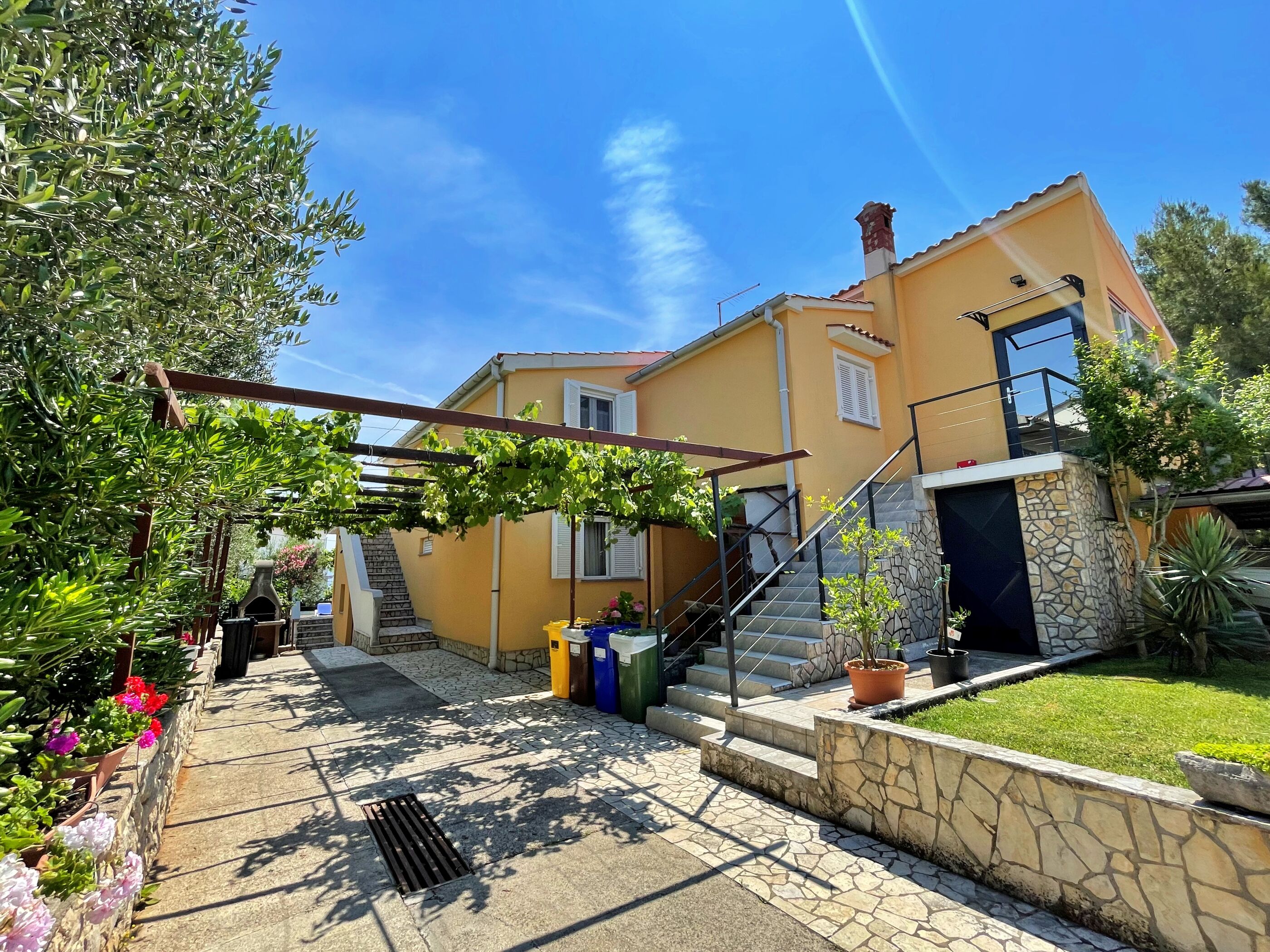 Apartments Mara 69581-A2
