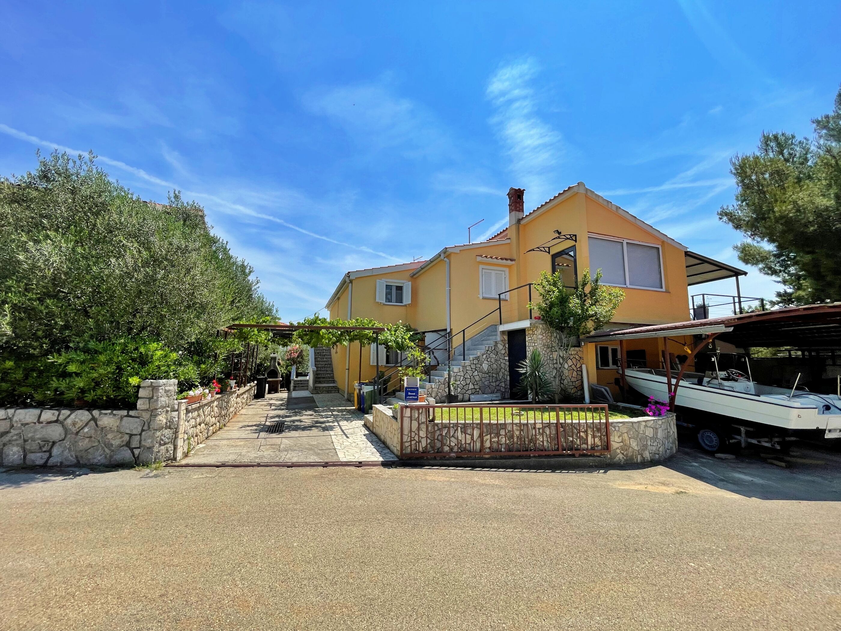 Apartments Mara 69581-A2