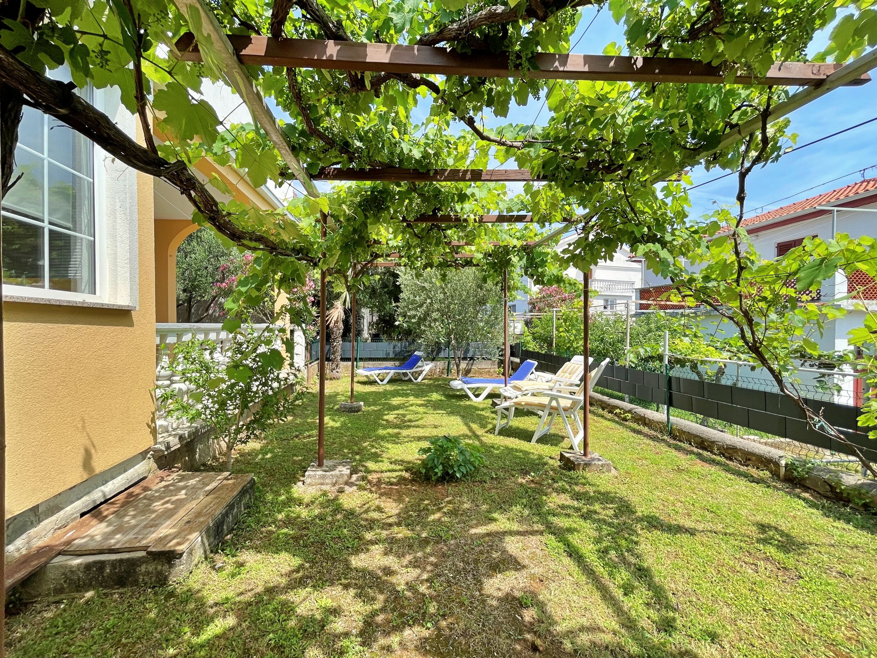 Apartments Mara 69581-A2