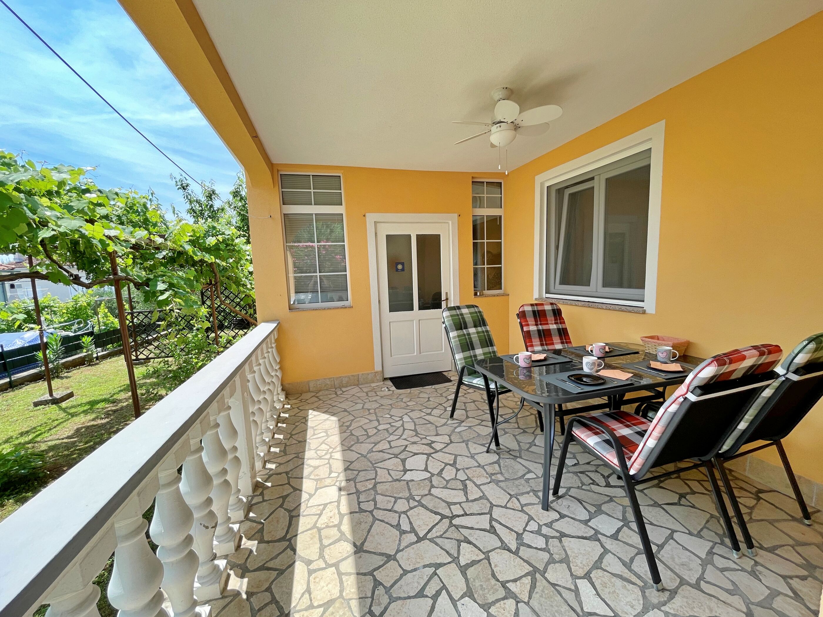 Apartments Mara 69581-A2