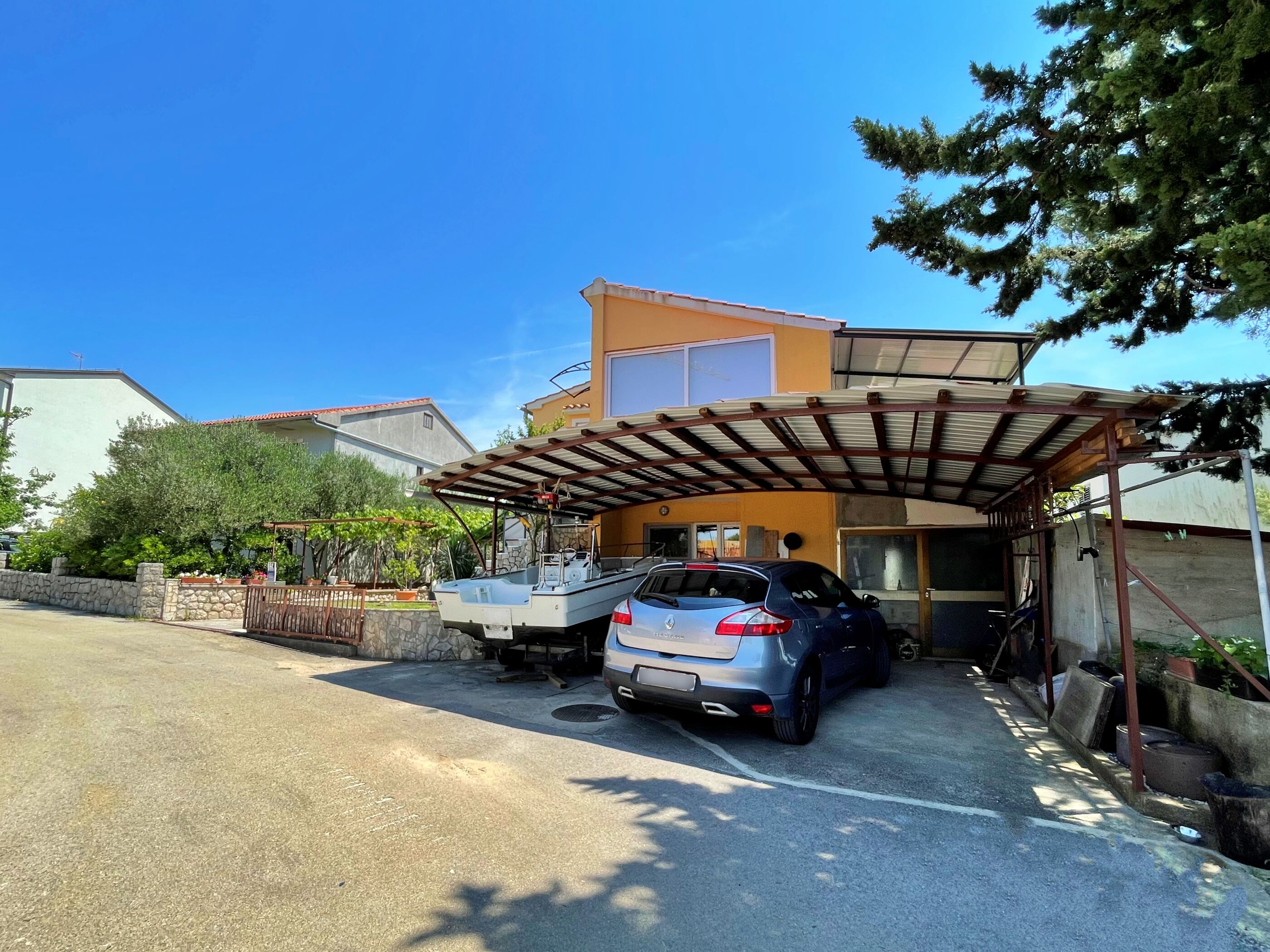 Apartments Mara 69581-A2