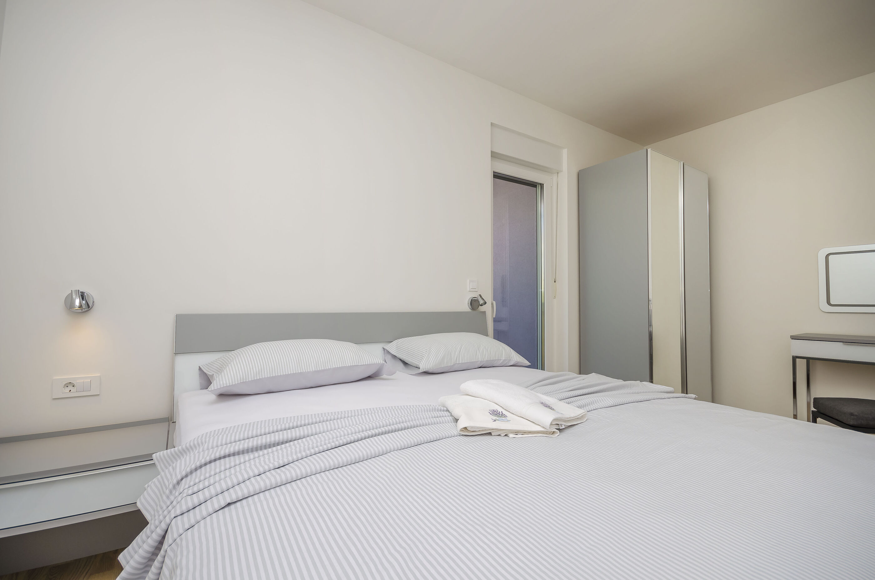 Apartments Adriatic 104281-A1