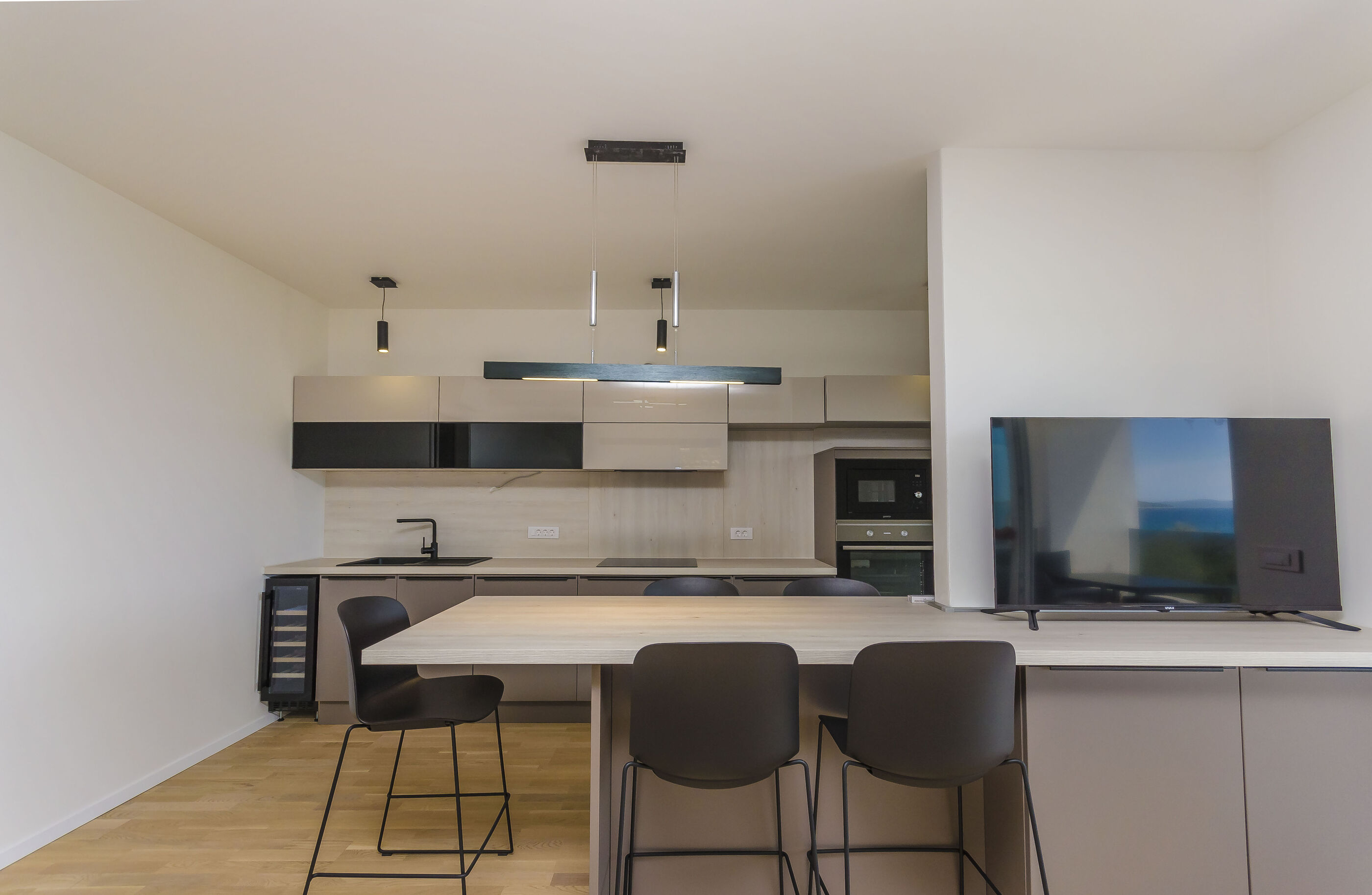 Apartments Adriatic 104281-A1